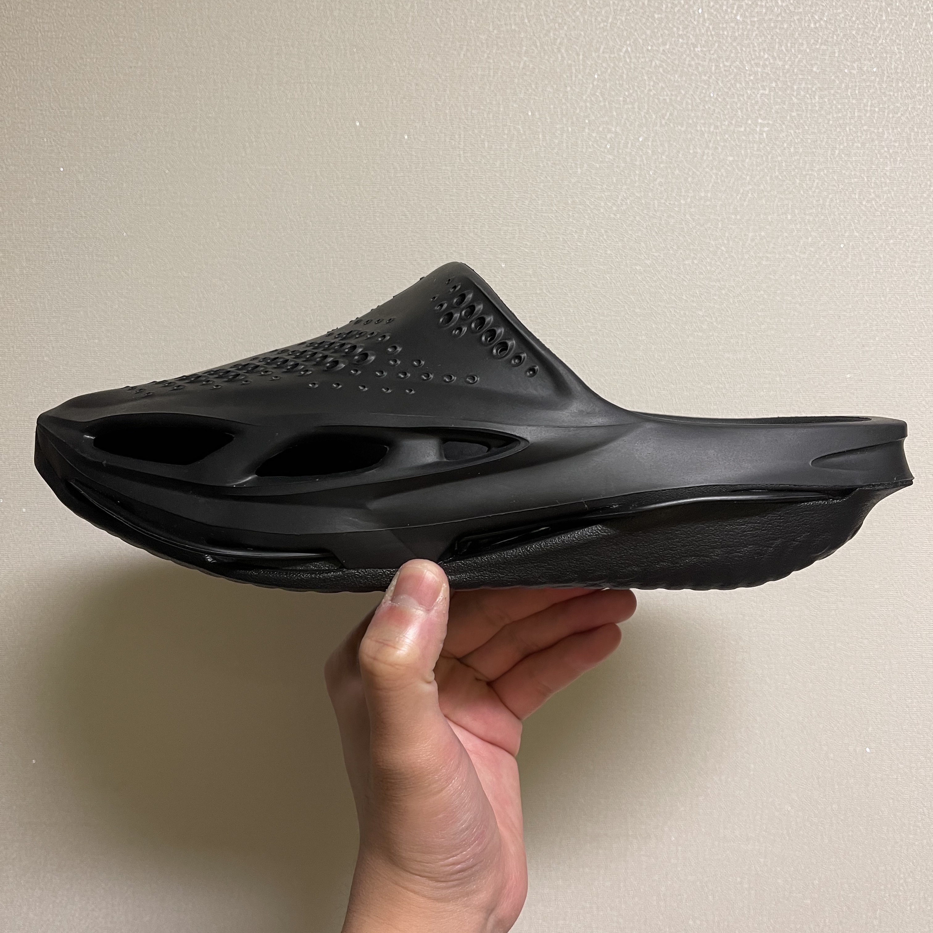Nike x Matthew M Williams 005 Slide Black 착용 스타일 - 1