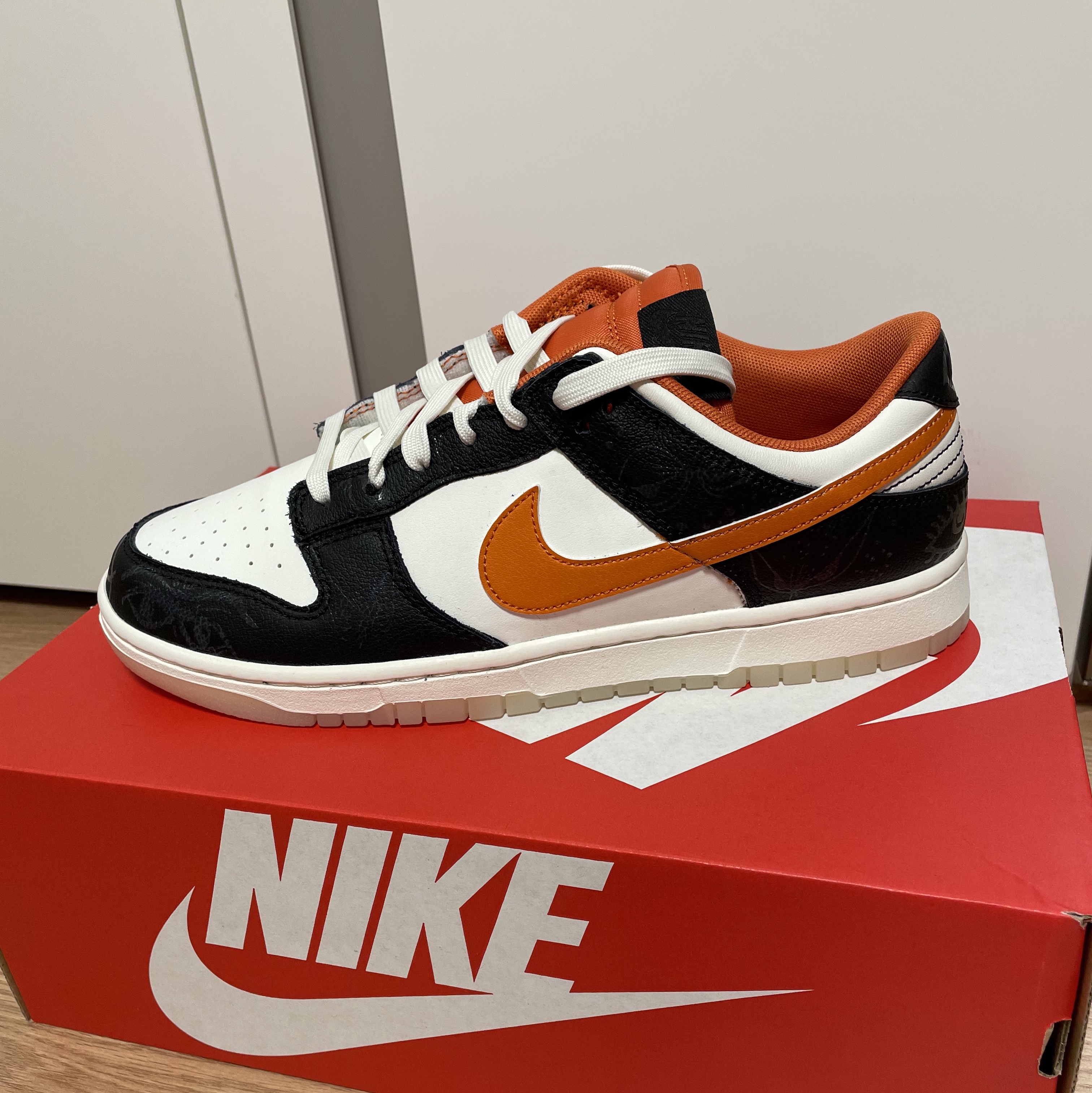Nike Dunk Low Retro PRM Halloween 착용 스타일