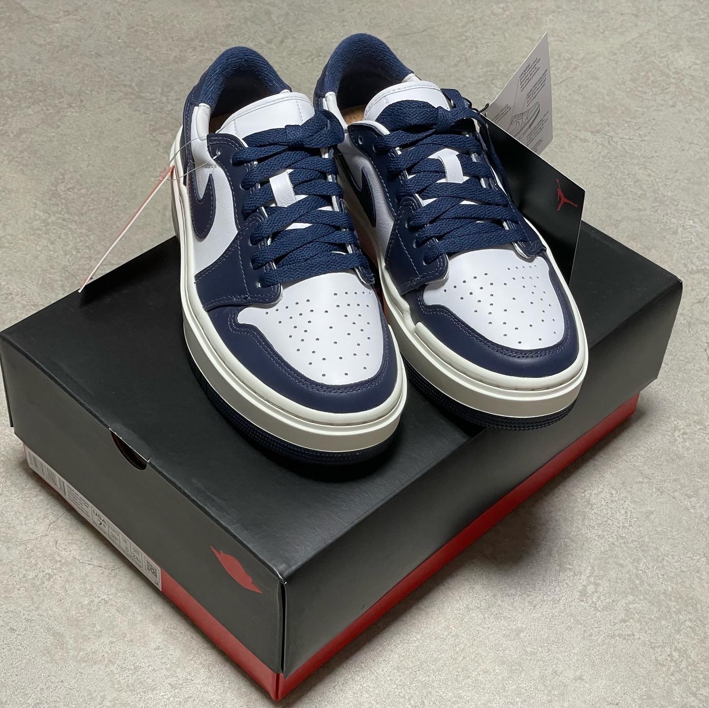 (W) Jordan 1 Elevate Low Midnight Navy 착용 스타일 - 2