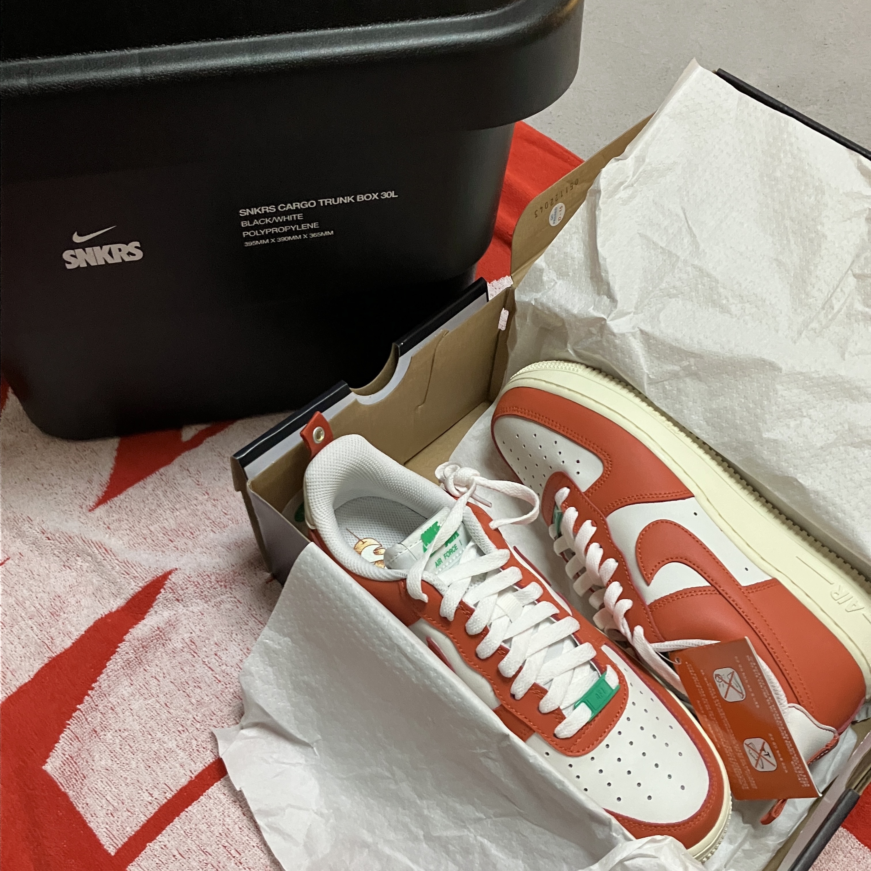 Nike Air Force 1 '07 LV8 Pojangmacha 착용 스타일