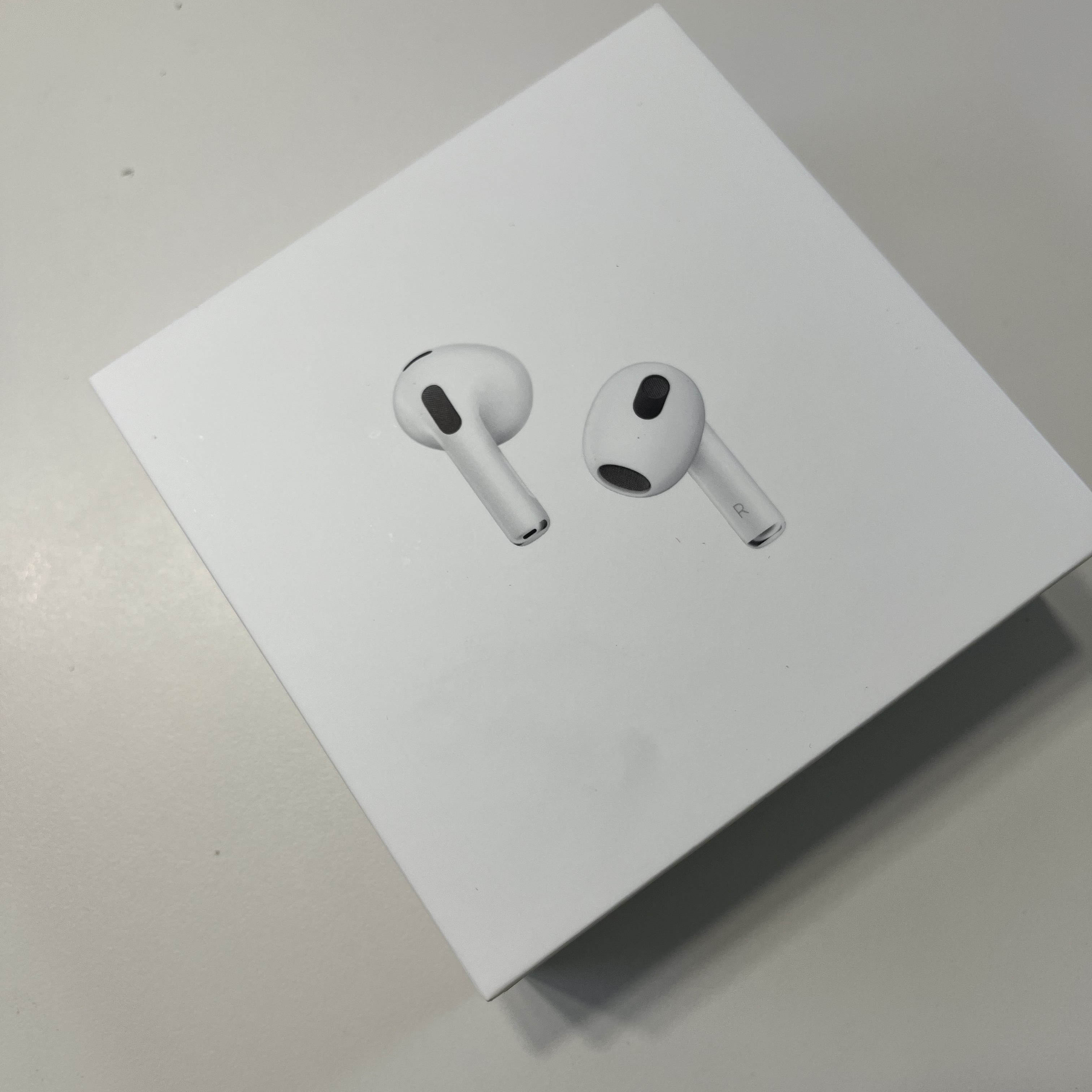 Apple Airpods 3rd Gen with MagSafe Charging Case (Korean Ver.) 착용 스타일
