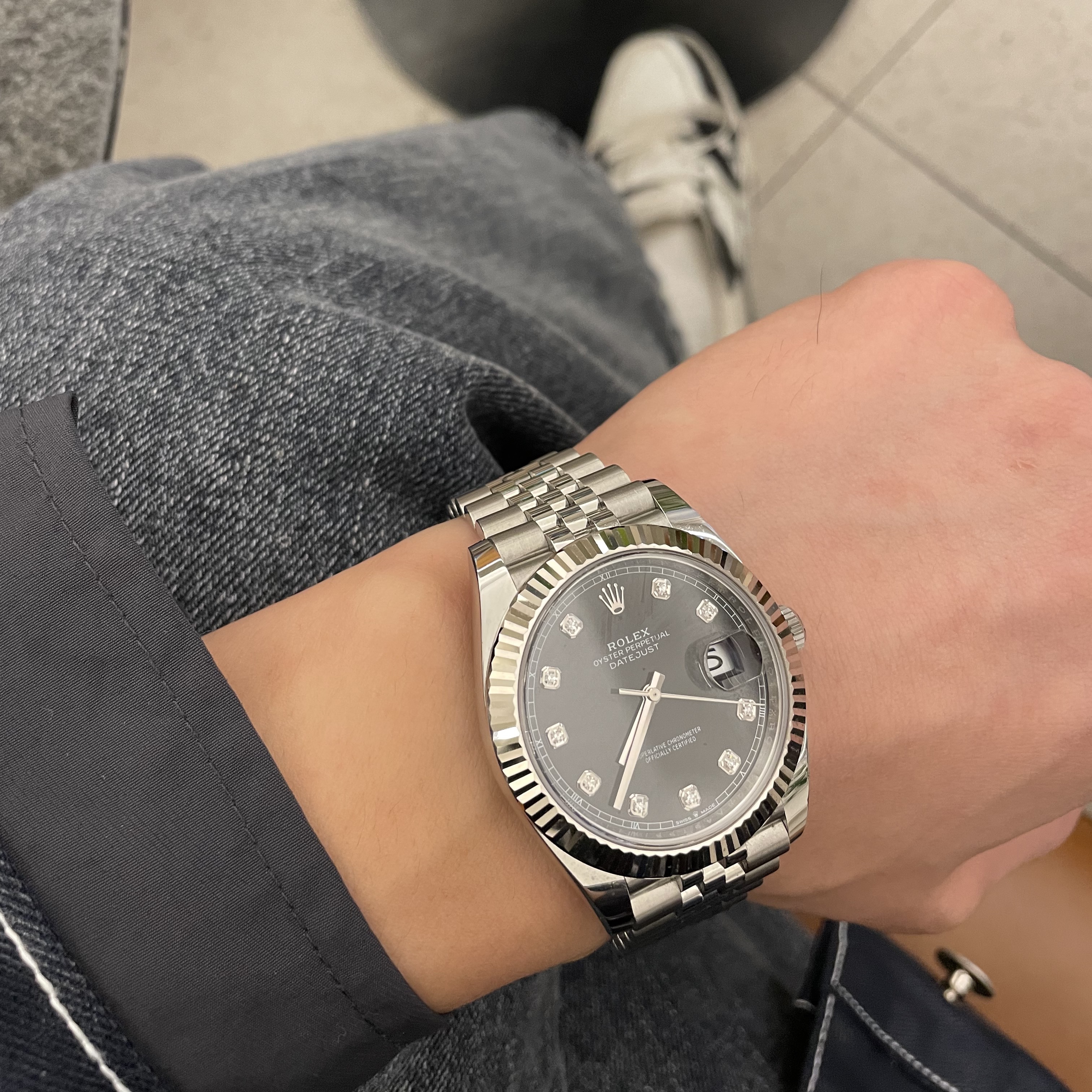 Rolex Datejust 41mm 126334 Bright Black Diamond-Set Jubilee 착용 스타일