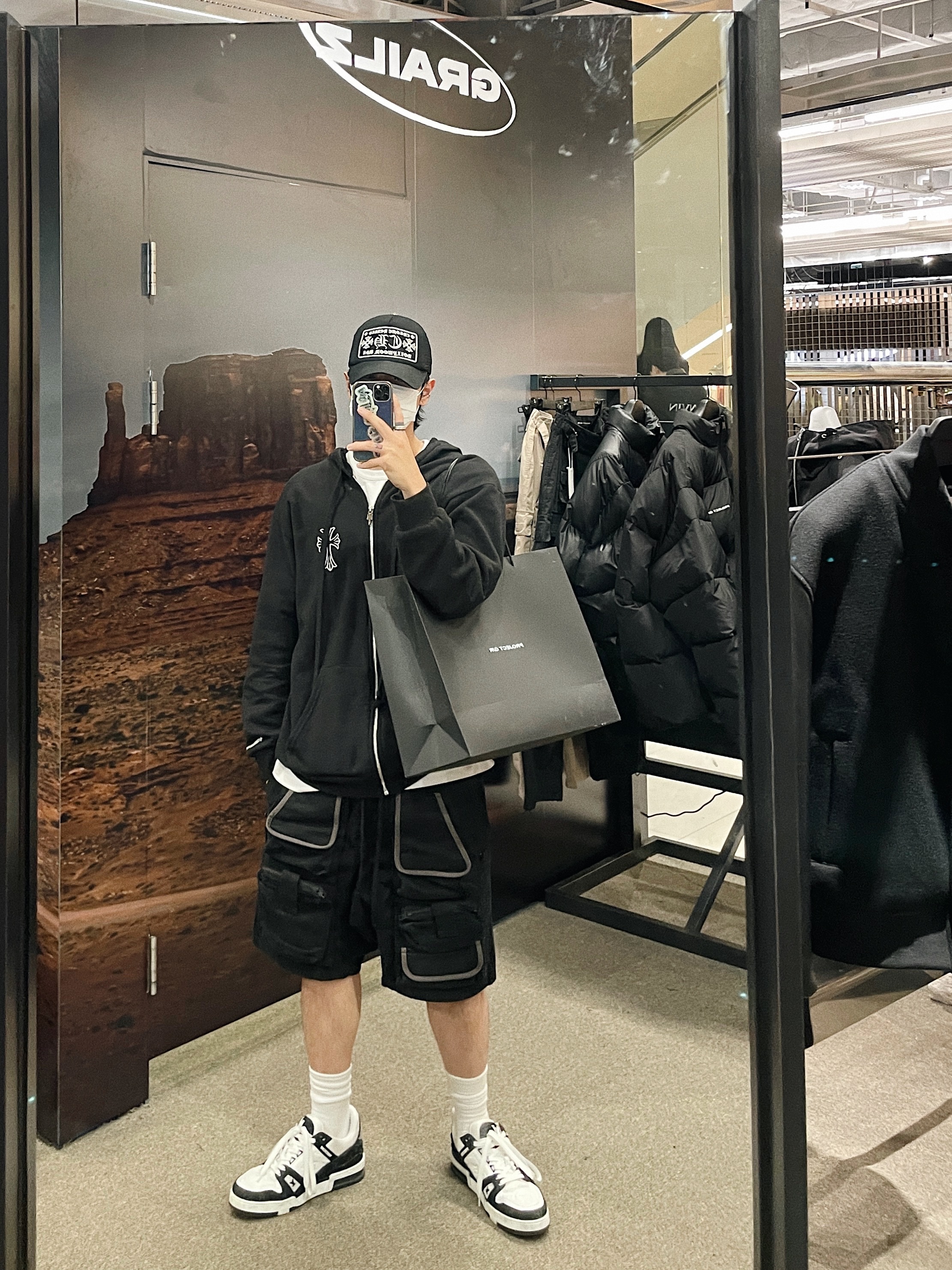 Louis Vuitton LV Trainer Sneakers Monogram Denim Black, Balenciaga Defender Sneakers Black 착용 스타일 - 1