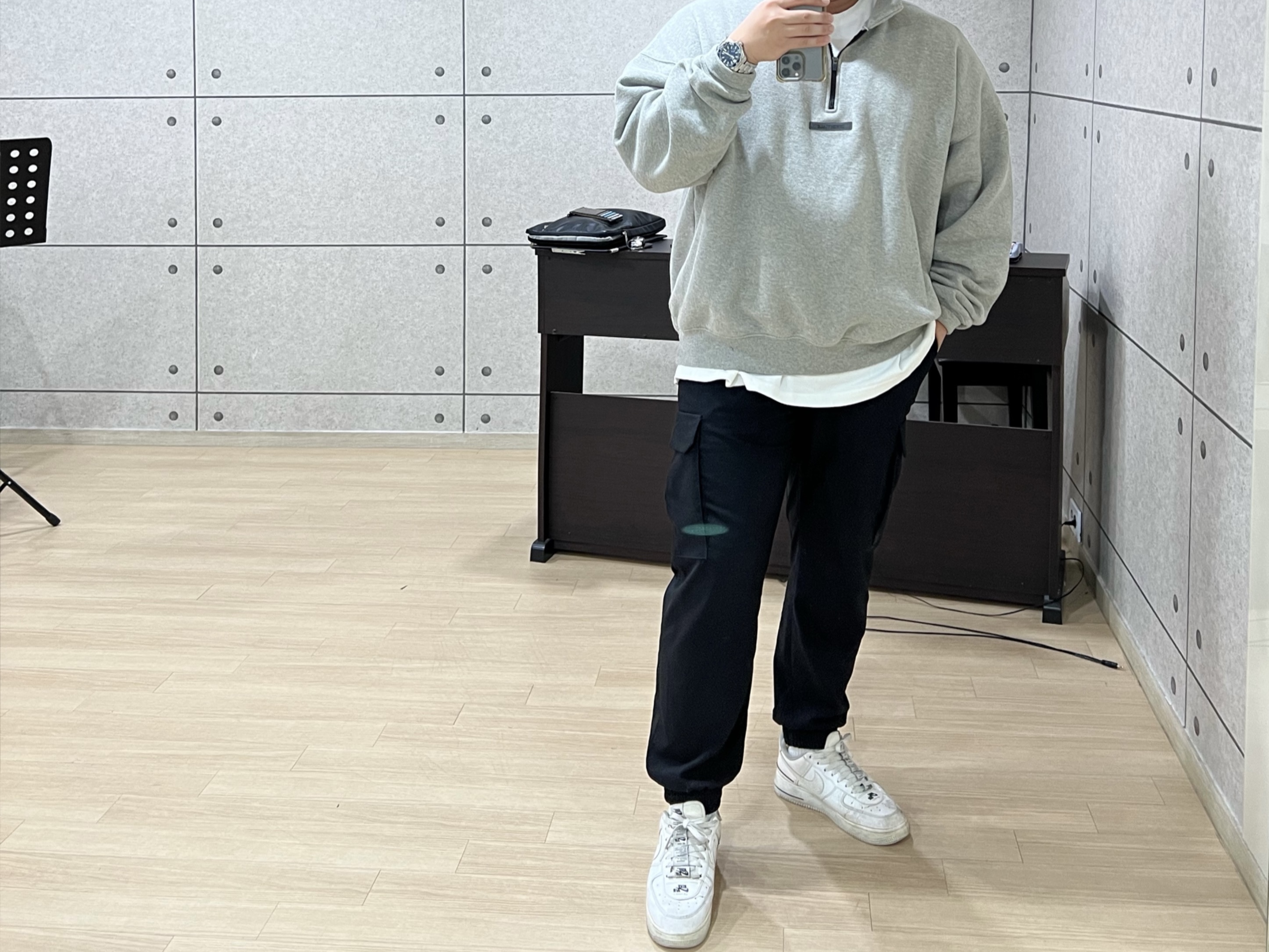 Essentials Mockneck Half-Zip Heather Oatmeal - 21SS, Nike Air Force 1 '07 Low Added Air White 착용 스타일