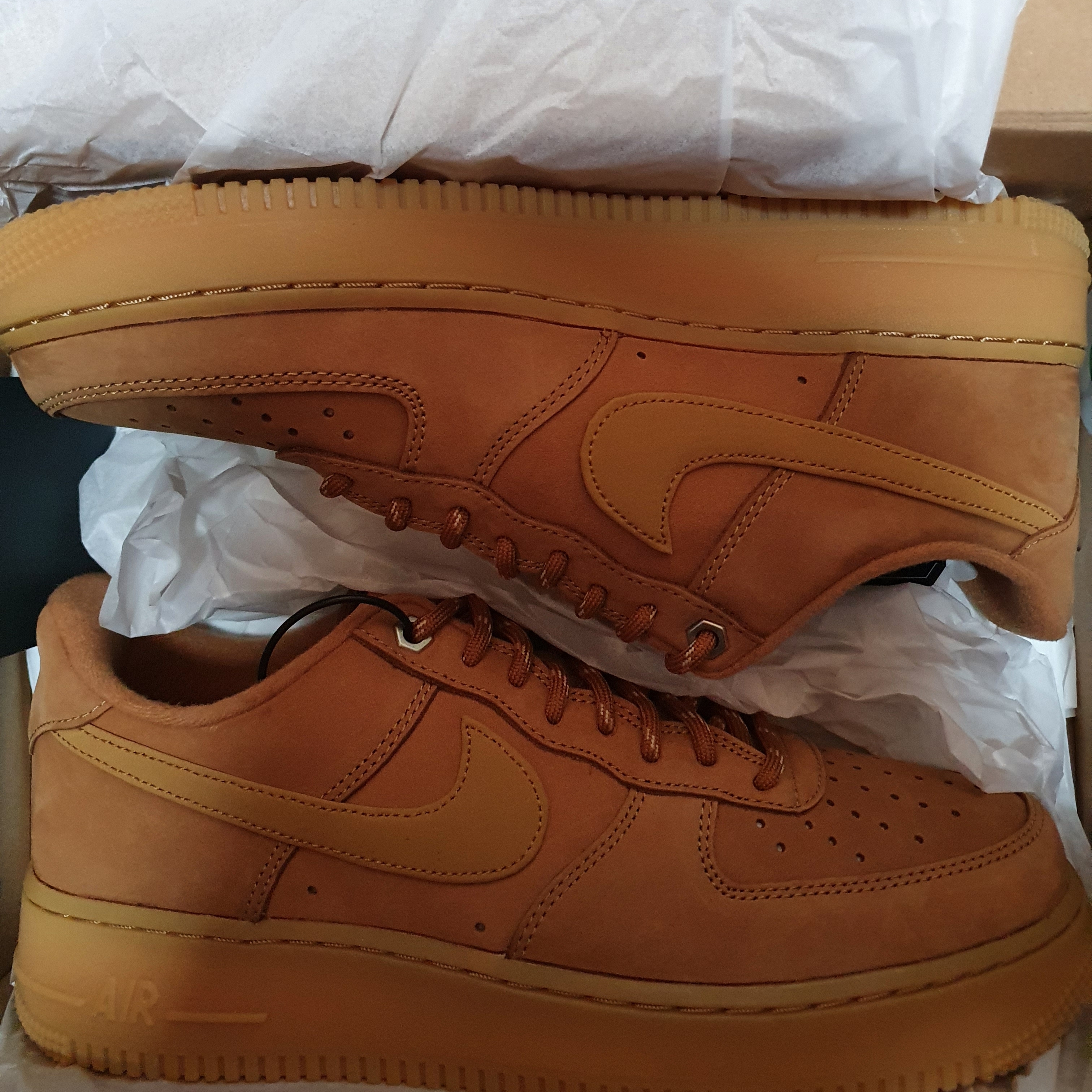 Nike Air Force 1 '07 WB Flax 착용 스타일