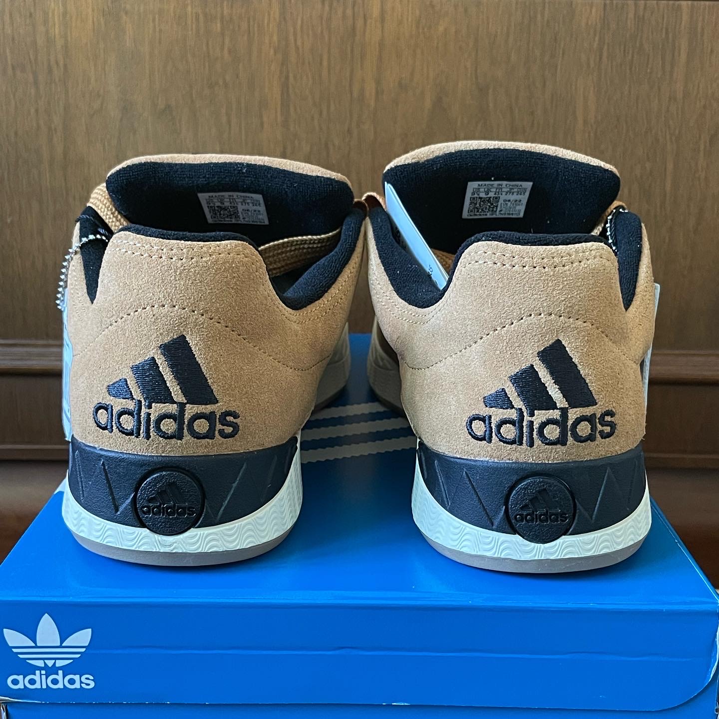 Adidas x Atmos Adimatic OG Shoebox 착용 스타일 - 4
