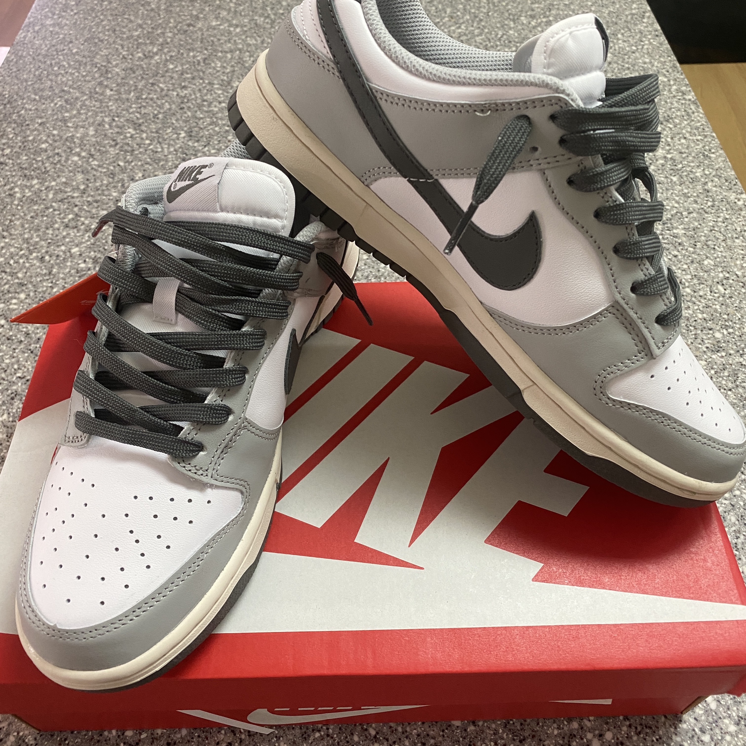 (W) Nike Dunk Low Light Smoke Grey 착용 스타일 - 2