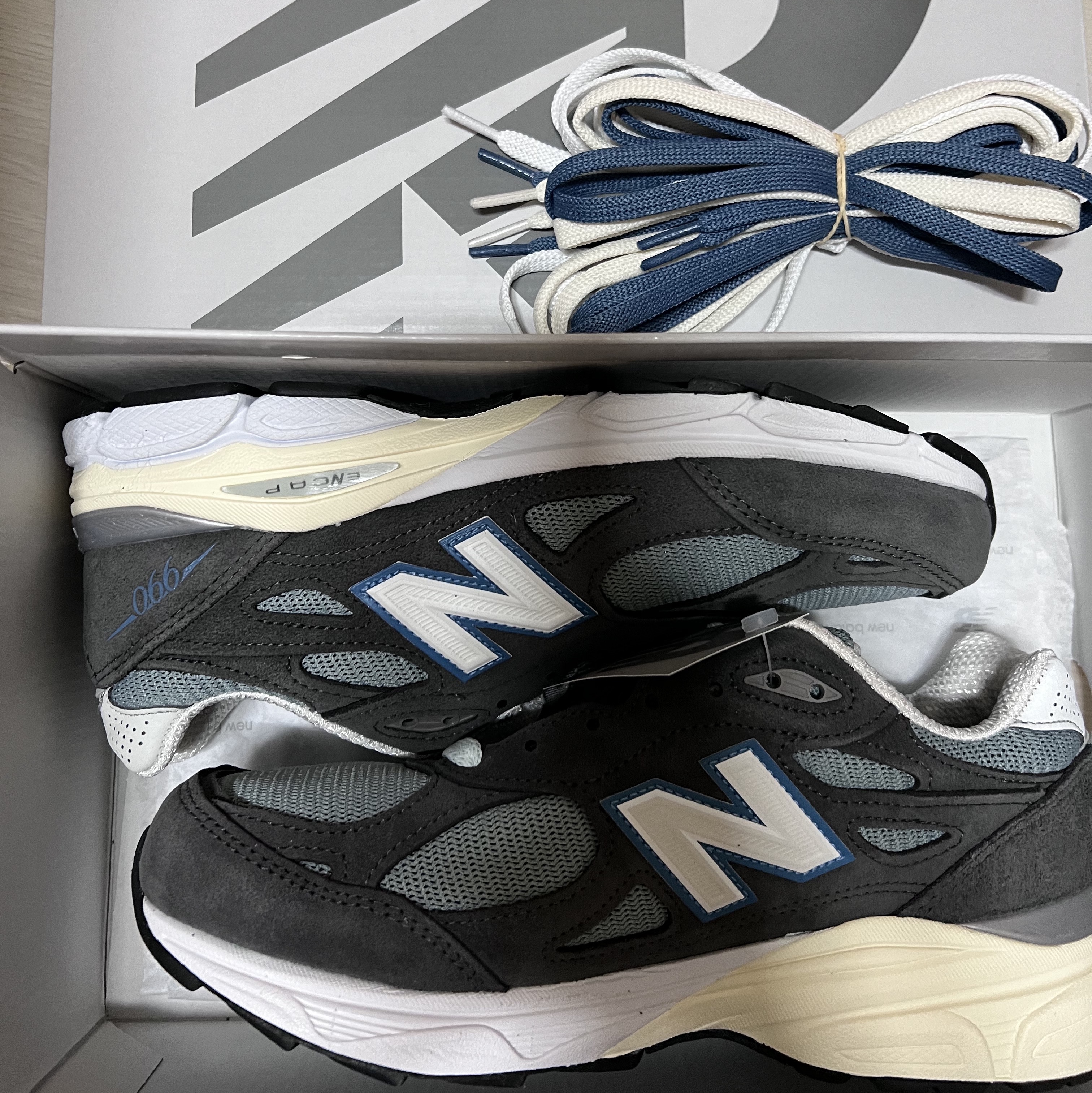 New Balance x Kith 990v3 Made in USA Steel Blue Grey 착용 스타일