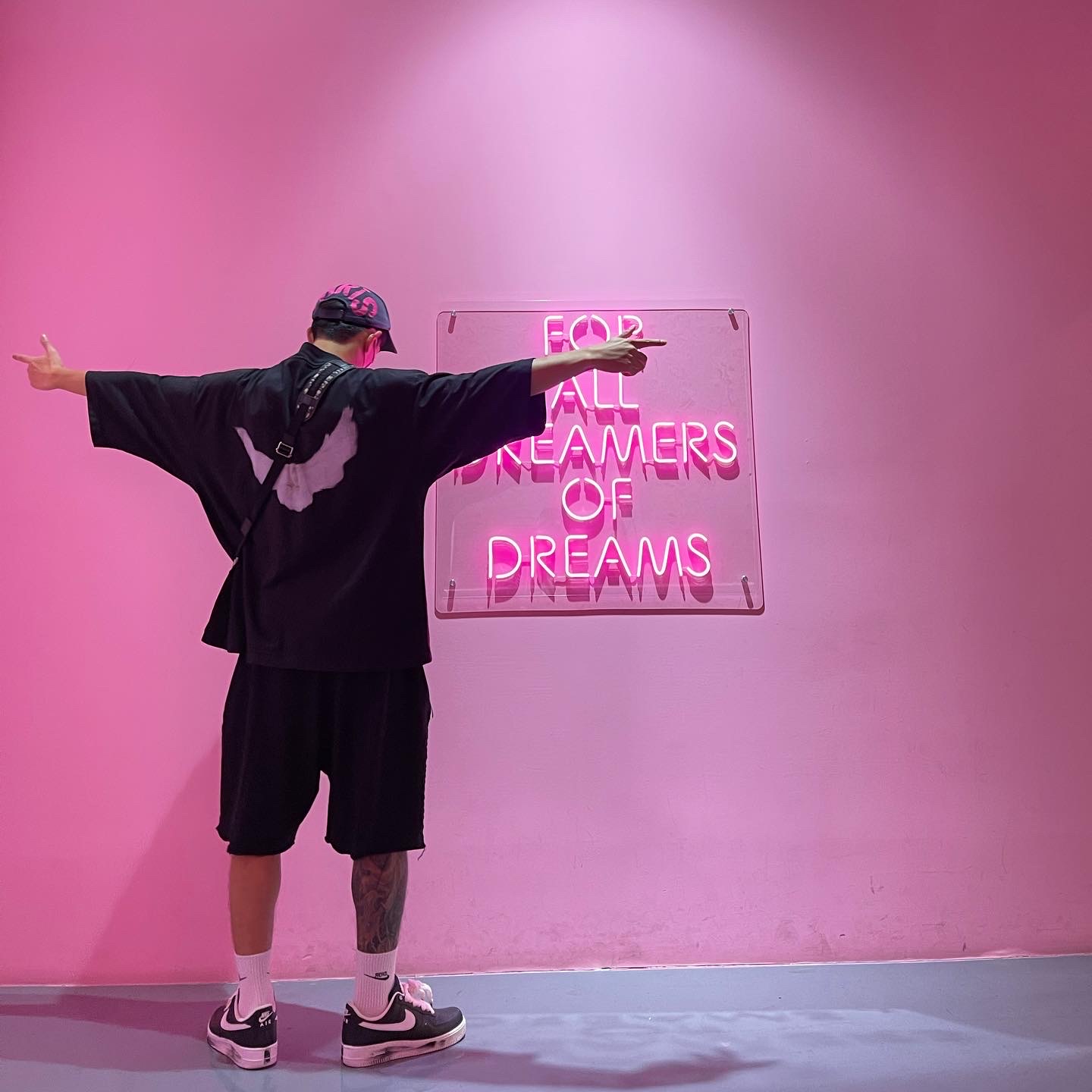 Nike x Peaceminusone Air Force 1 Low Para-Noise, Yeezy Gap Engineered By Balenciaga Dove 3/4 Sleeve T-Shirt Black 착용 스타일