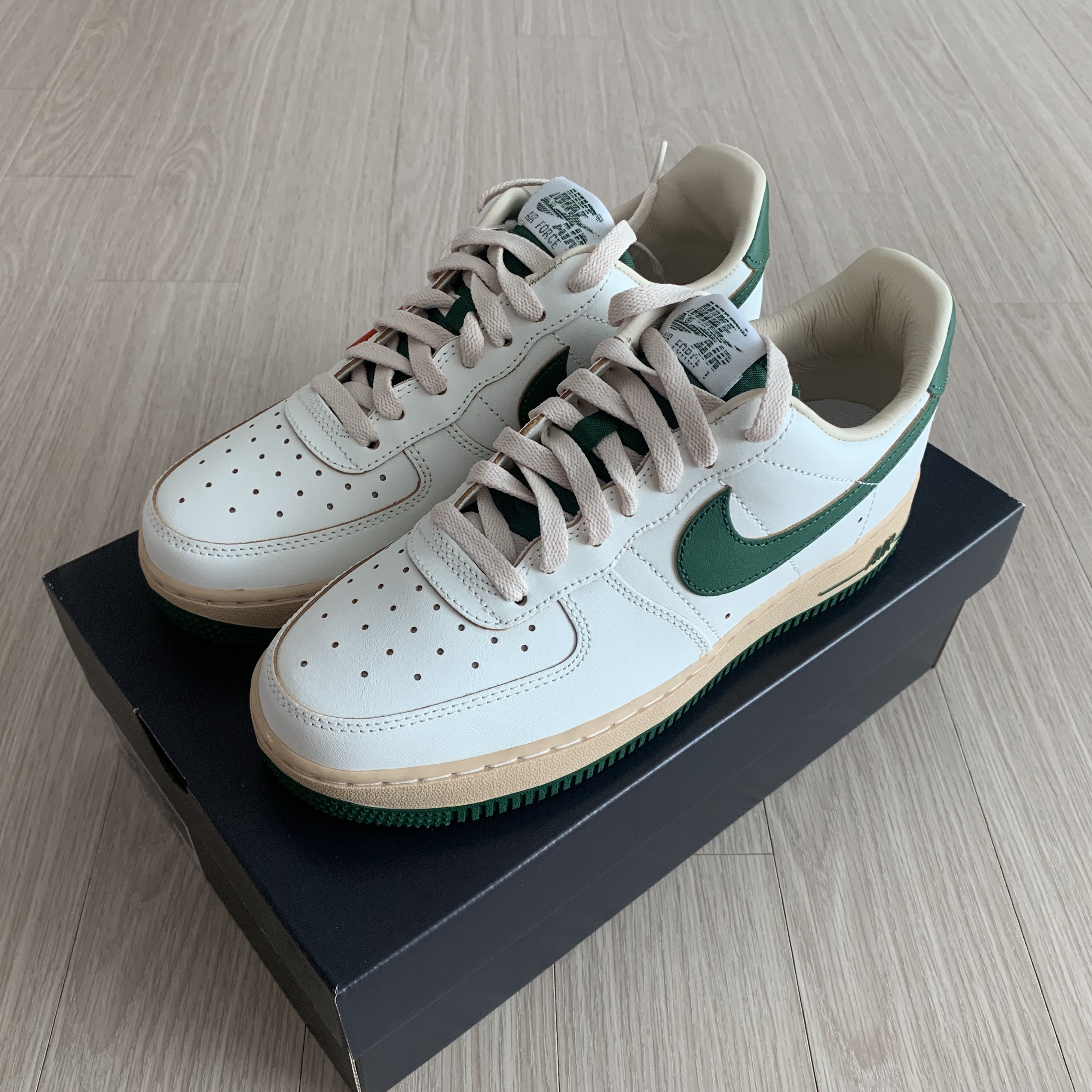 (W) Nike Air Force 1 Low Gorge Green 착용 스타일 - 1