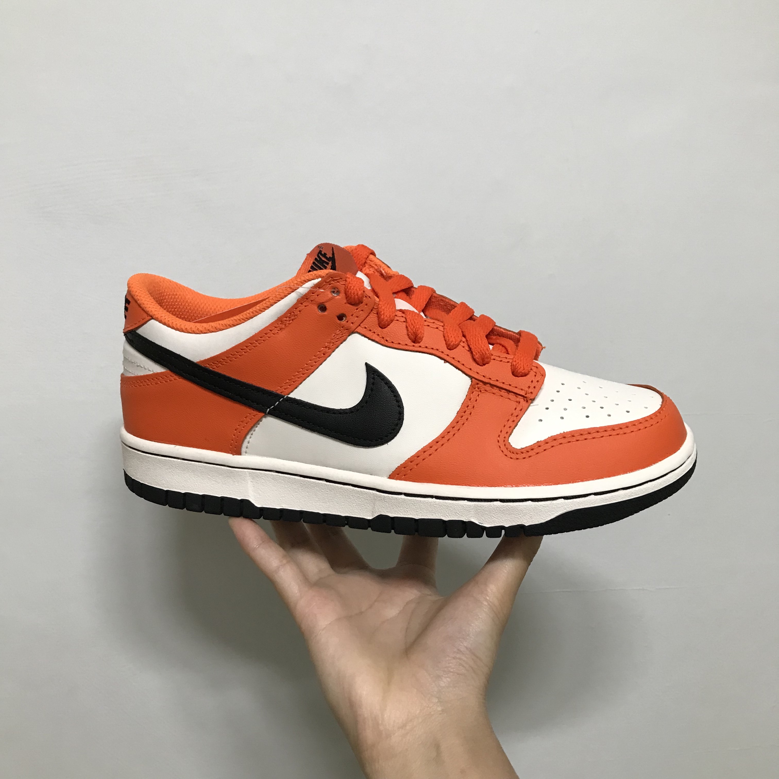 (GS) Nike Dunk Low Safety Orange 착용 스타일 - 3