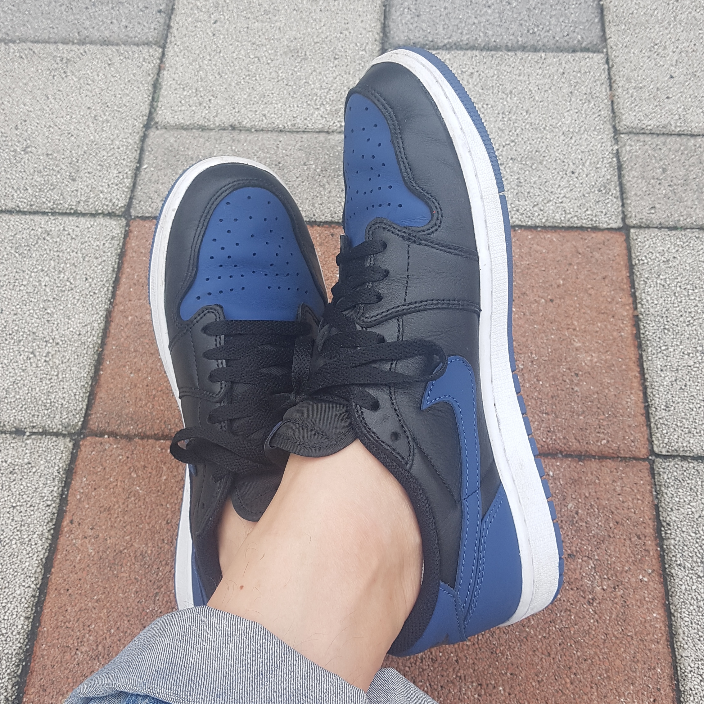 Jordan 1 Retro Low OG Mystic Navy 착용 스타일 - 2