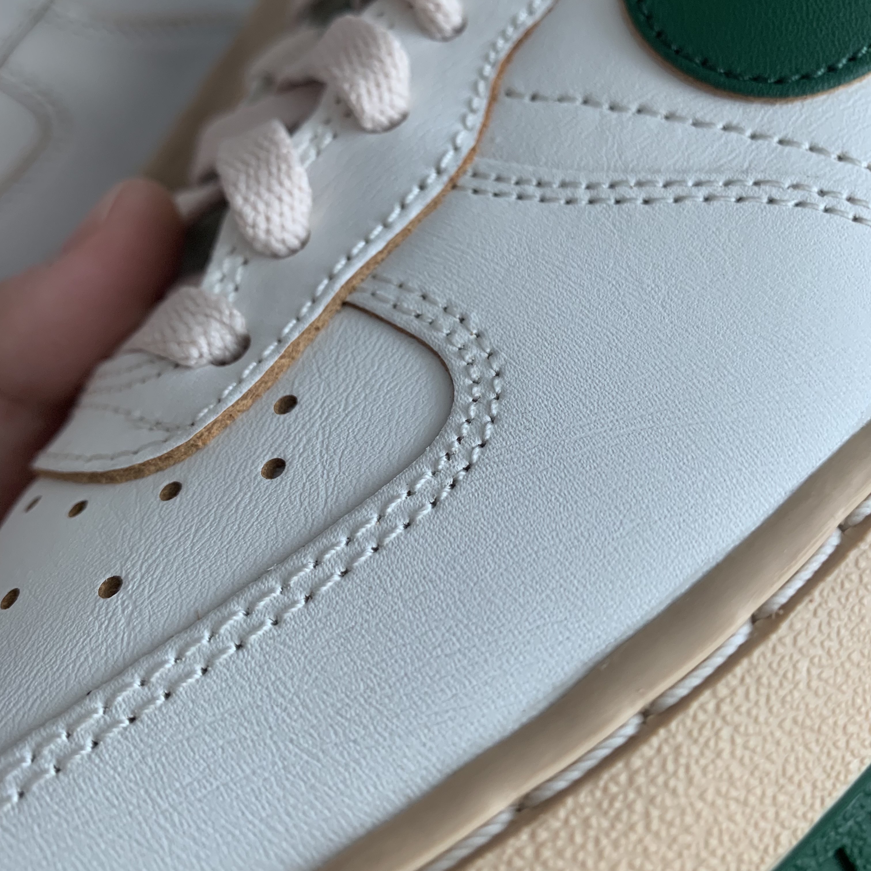 (W) Nike Air Force 1 Low Gorge Green 착용 스타일 - 3