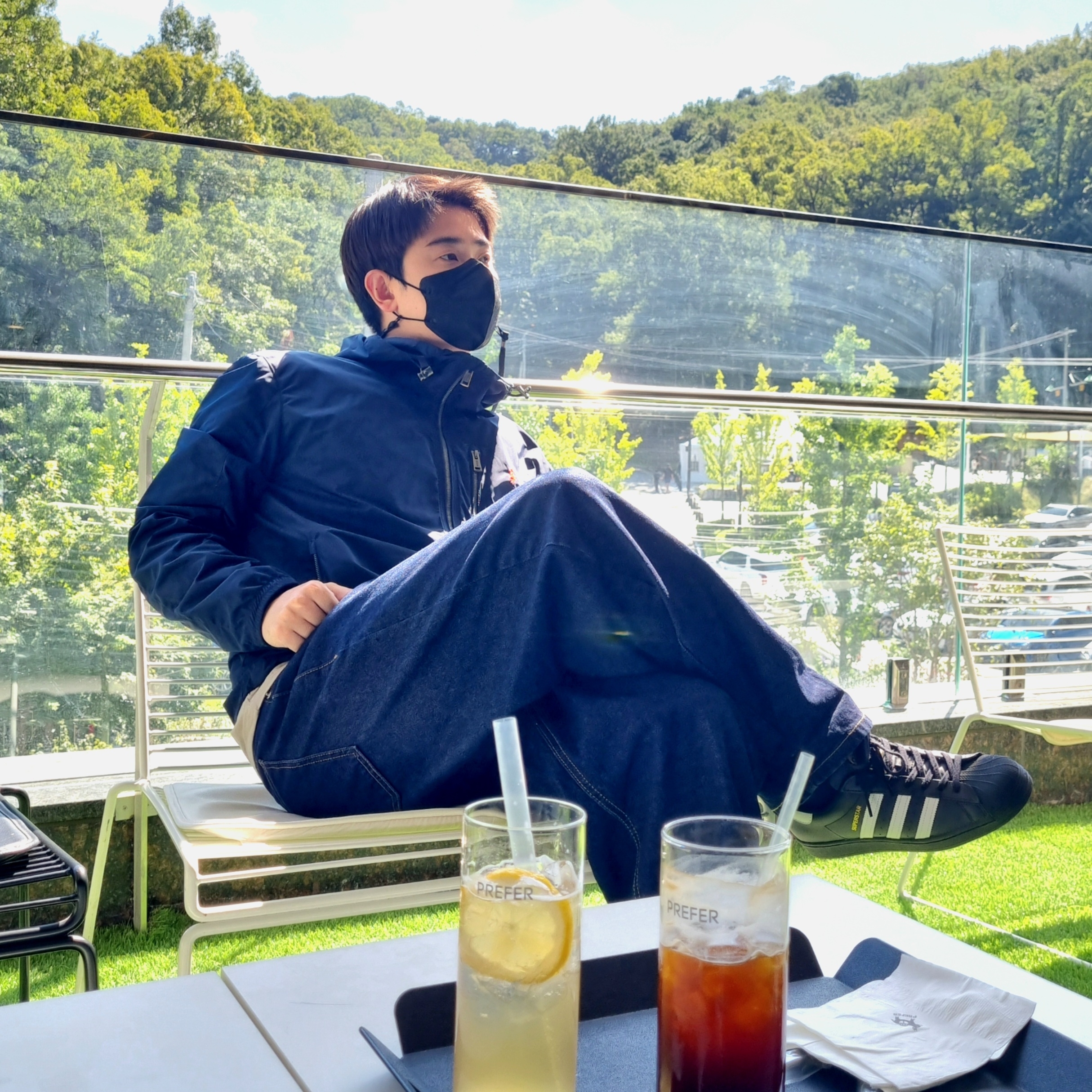 Adidas Superstar Core Black White 착용 스타일