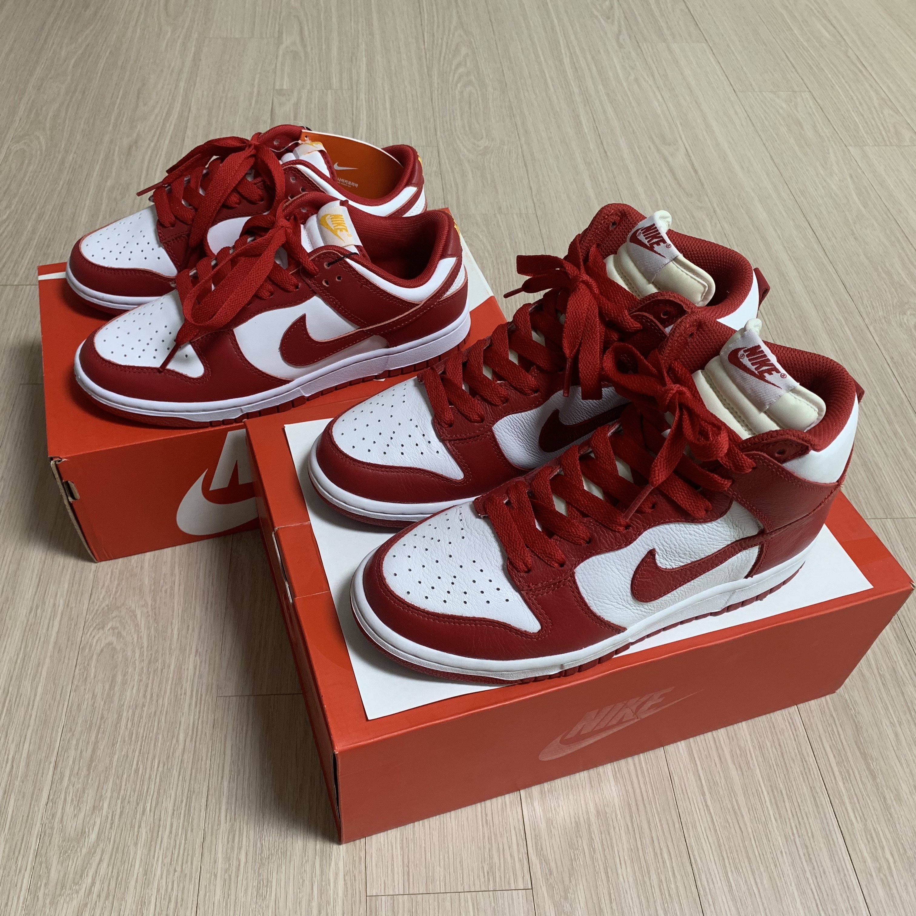 Nike Dunk Low Retro Gym Red, Nike Dunk High Retro QS St. John's 착용 스타일 - 1