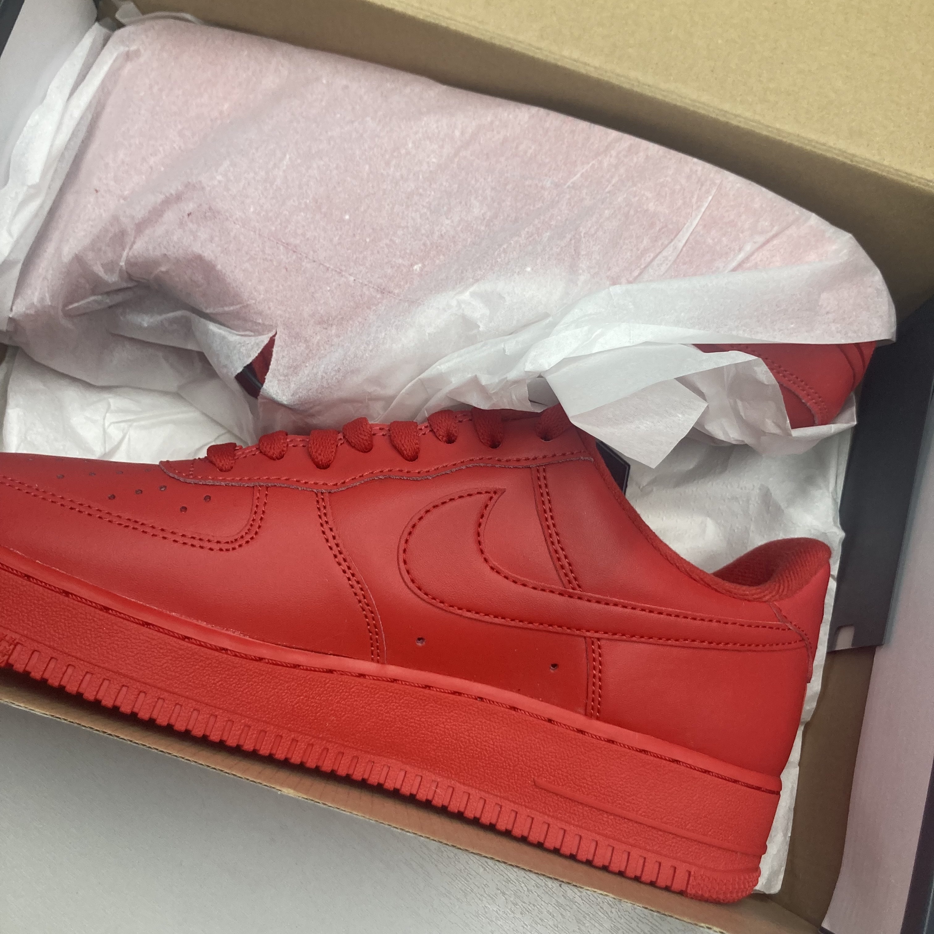 Nike Air Force 1 '07 LV8 Low 1 Triple Red, Nike Air Force 1 '07 LV8 Athletic Club Light Smoke Grey Marina 착용 스타일 - 1