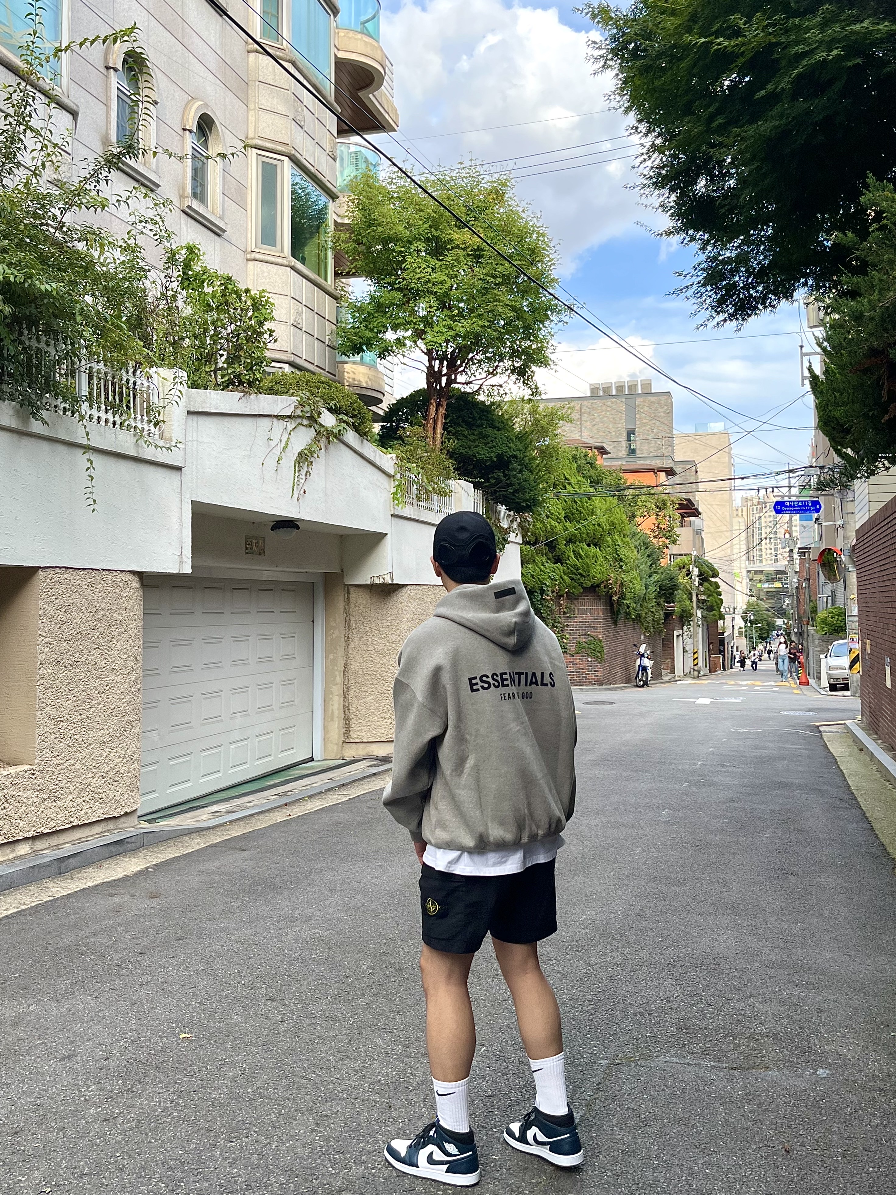 Essentials The Core Collection Hoodie Dark Oatmeal, Jordan 1 Mid Dark Teal 착용 스타일