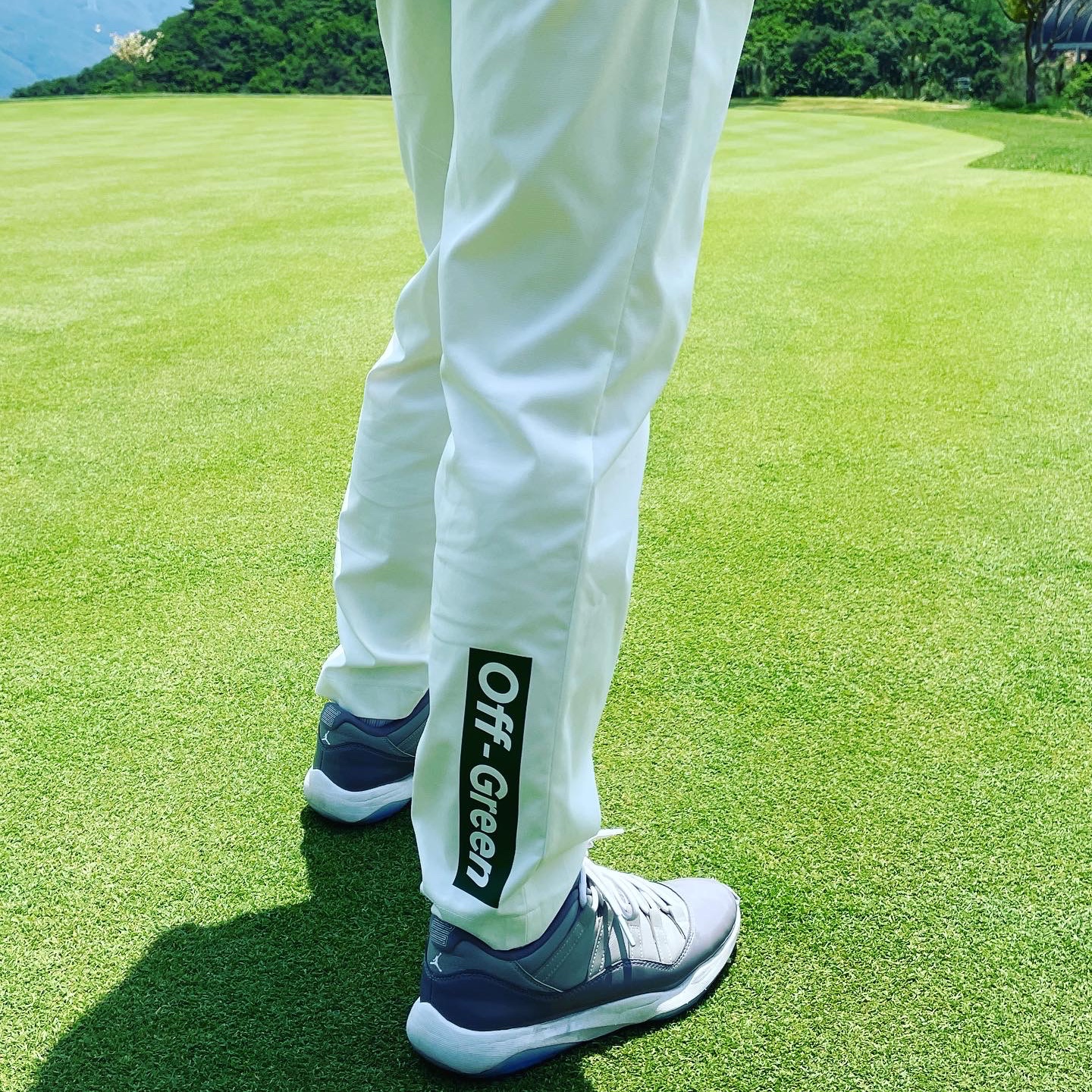 Jordan 11 Retro Low Golf Cool Grey 착용 스타일 - 1