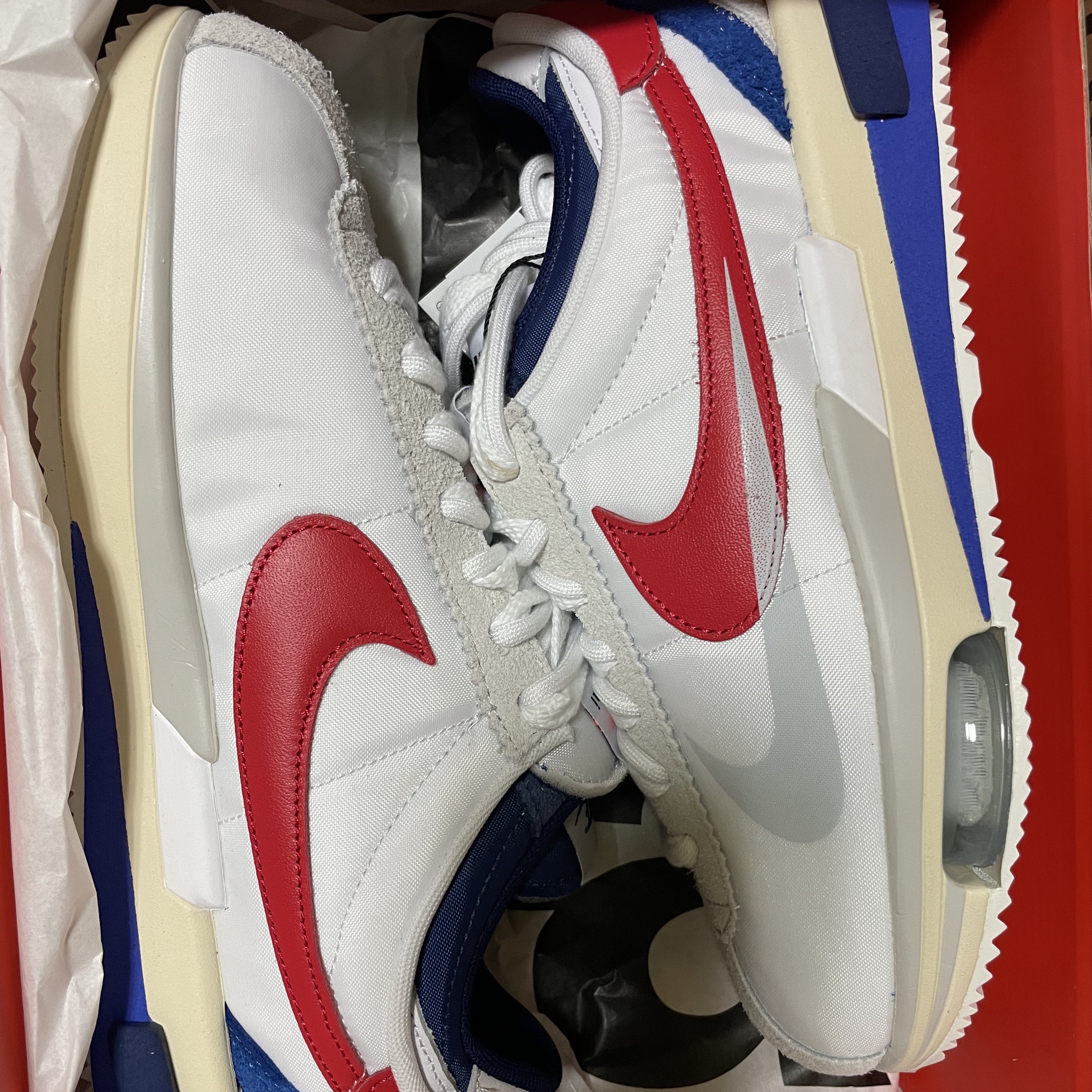 Nike x Sacai Zoom Cortez SP White and University Red 착용 스타일