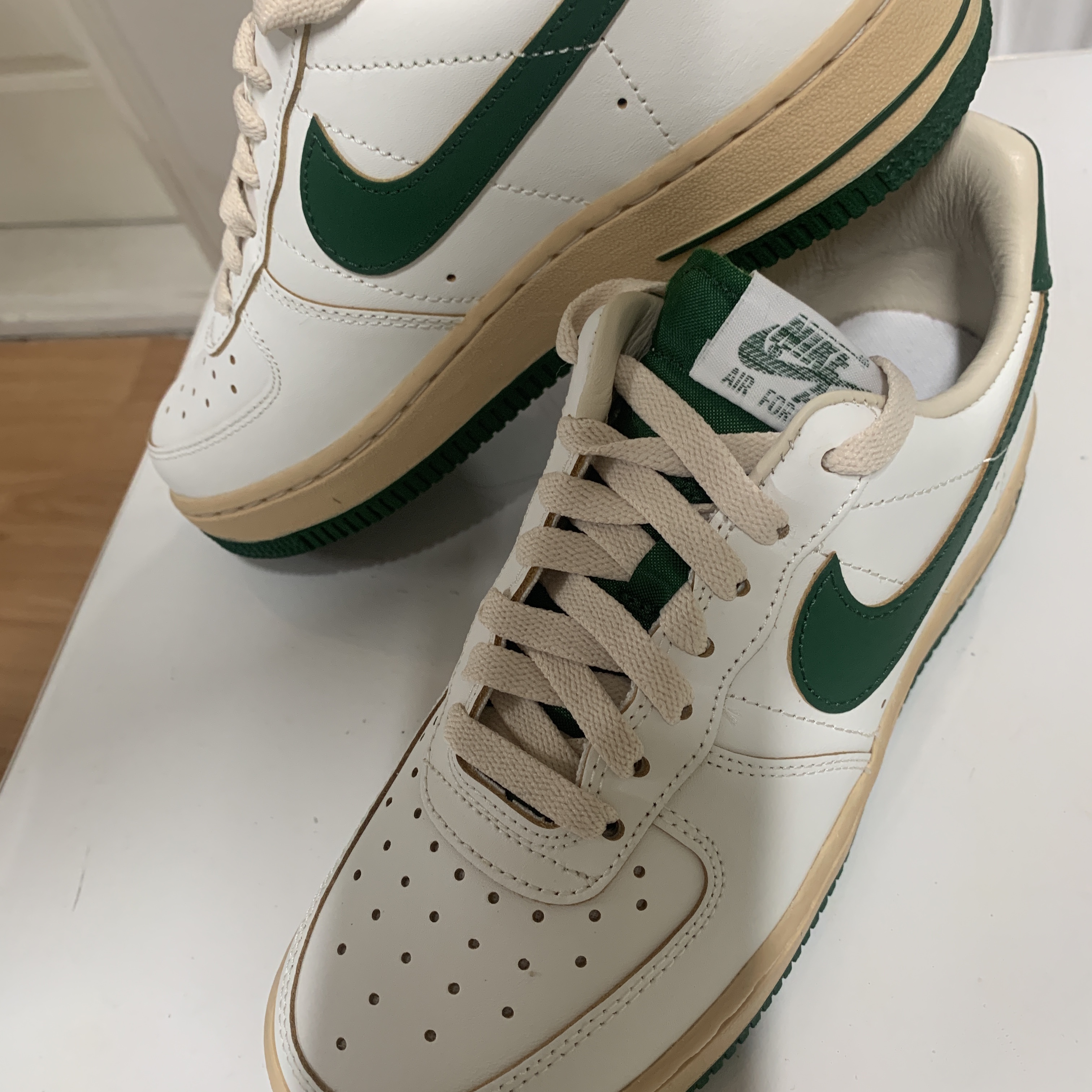 (W) Nike Air Force 1 Low Gorge Green 착용 스타일 - 2