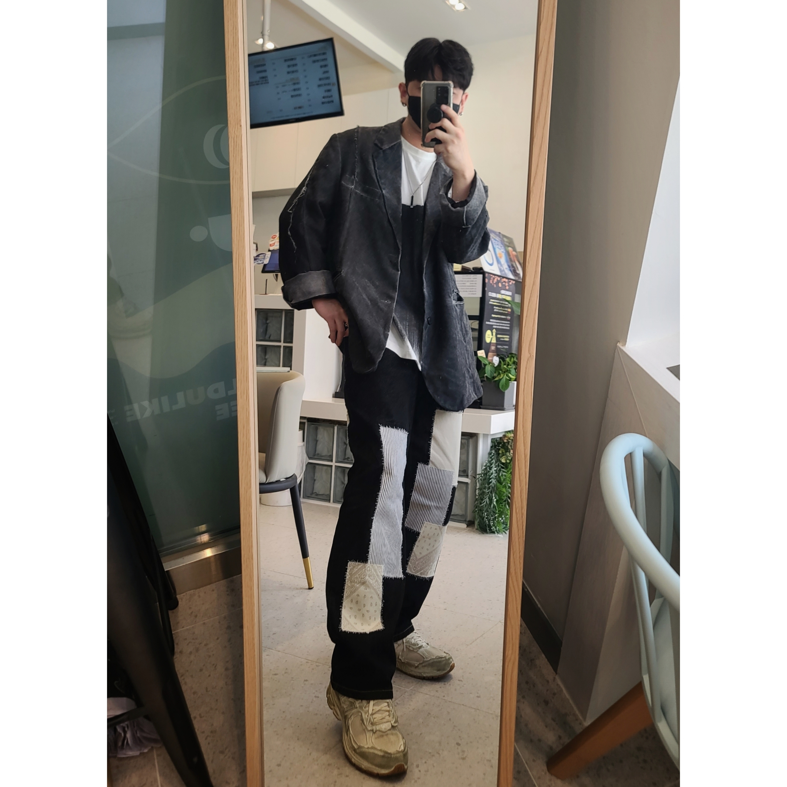 New Balance 2002R Protection Pack Distressed 착용 스타일 - 1