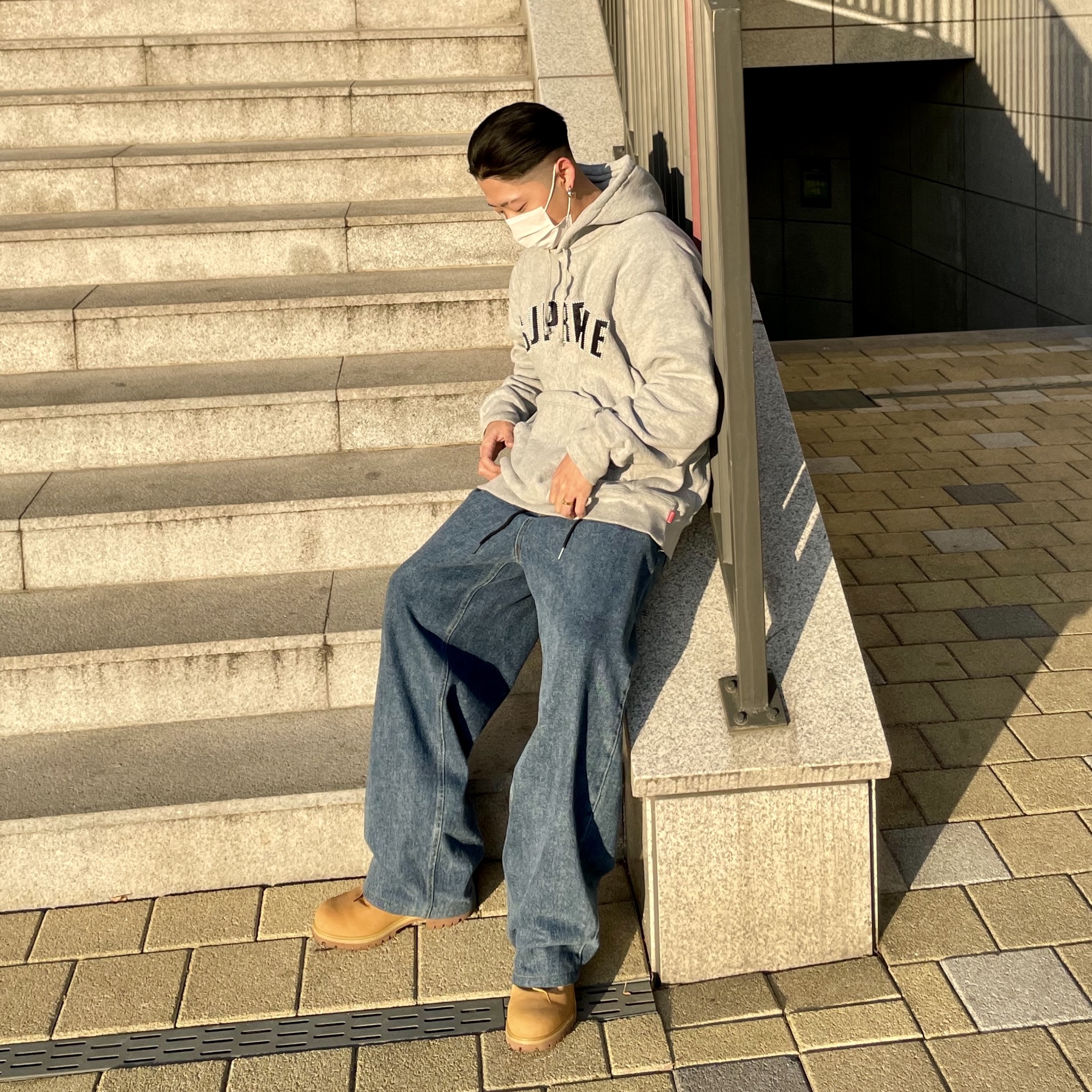 Supreme Pearl Logo Hooded Sweatshirt Heather Grey - 21FW 착용 스타일