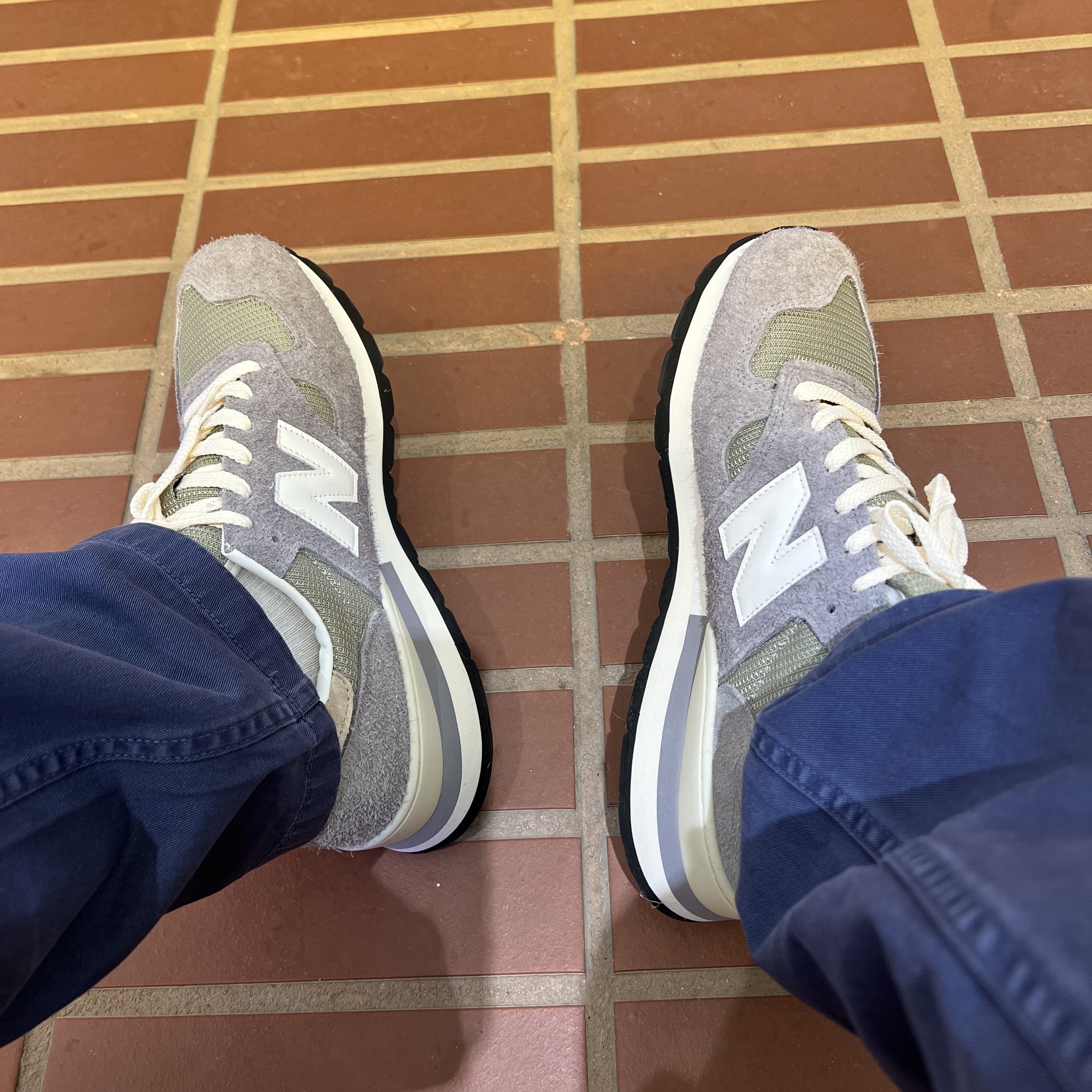 New Balance 990v1 Made in USA Marblehead Incense 착용 스타일