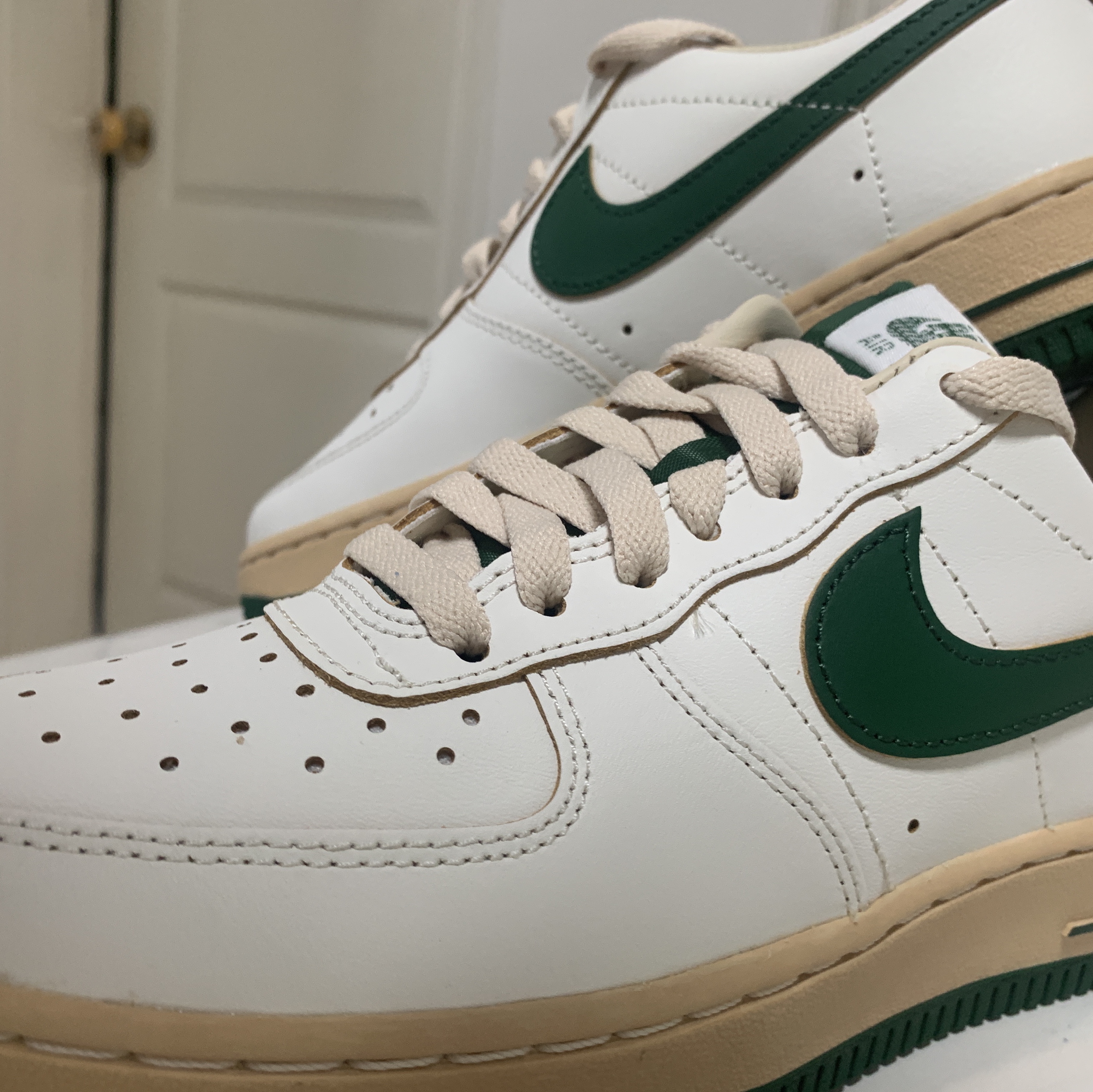 (W) Nike Air Force 1 Low Gorge Green 착용 스타일 - 1