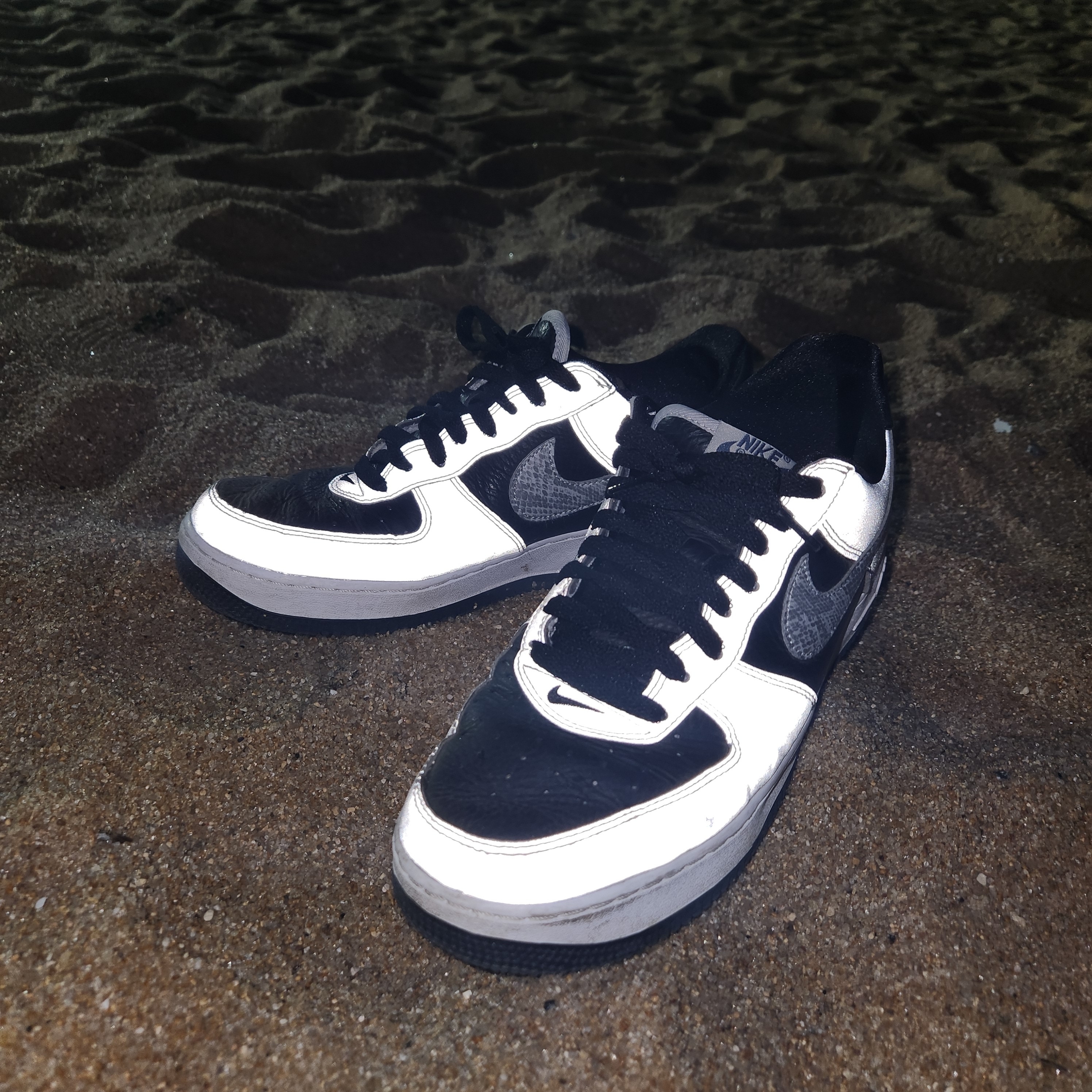 Nike Air Force 1 B Silver Snake 착용 스타일