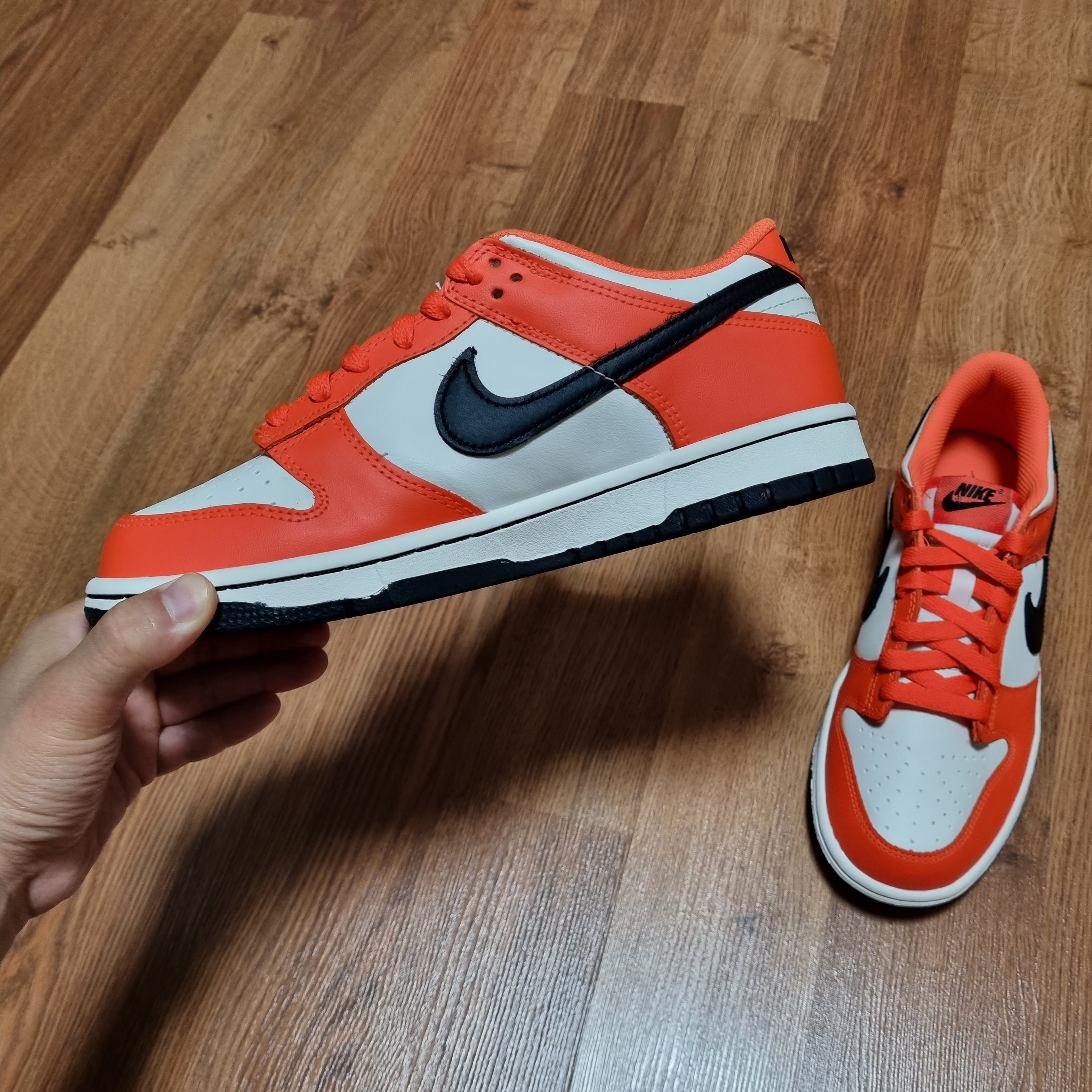 (GS) Nike Dunk Low Safety Orange 착용 스타일 - 1
