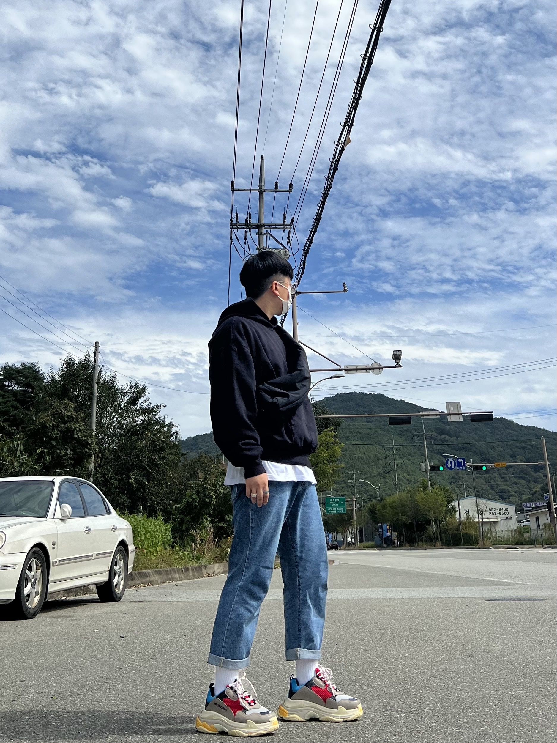 Balenciaga Triple S Grey Red Blue 2018 Reissue, Yeezy Gap Hoodie Black 착용 스타일 - 2