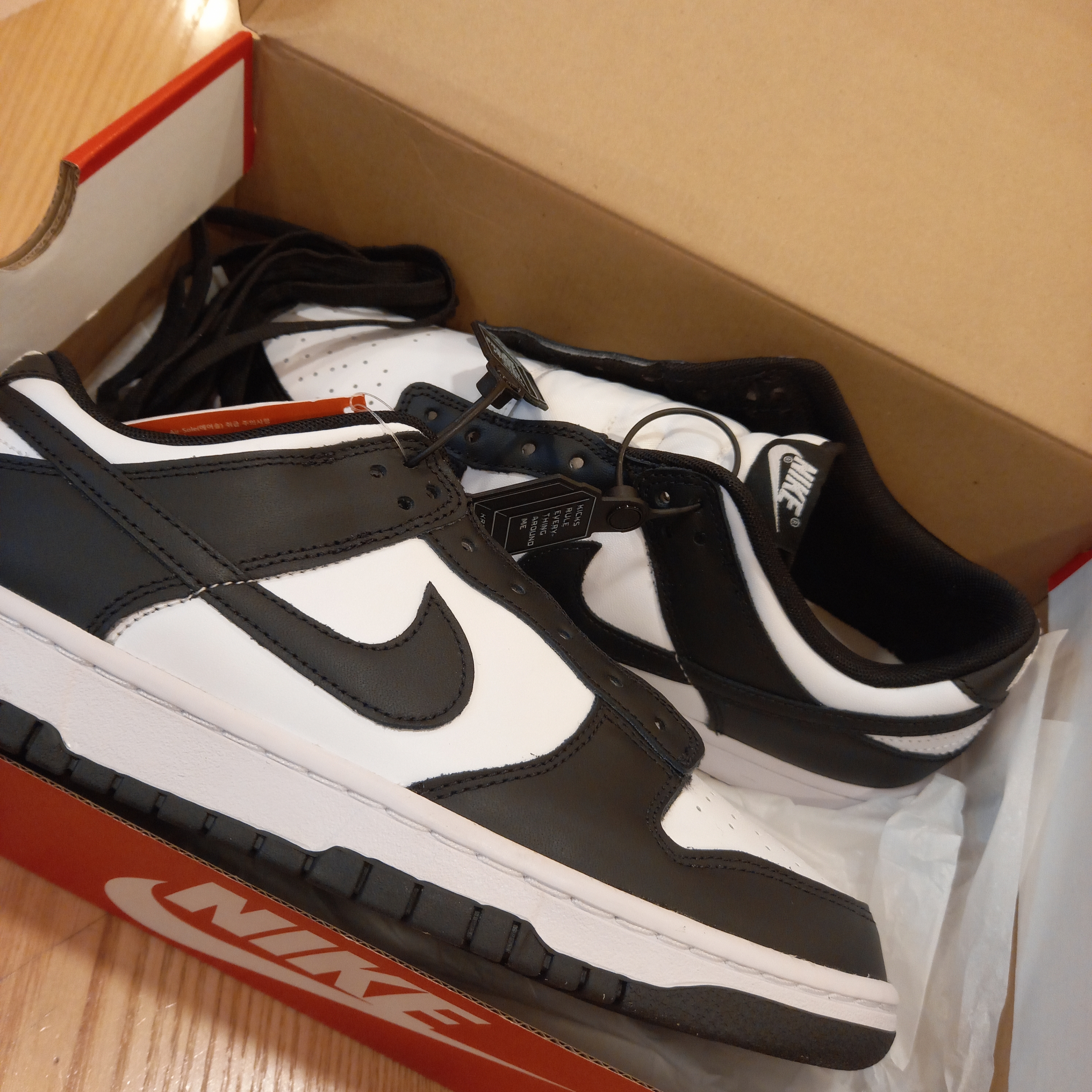 Nike Dunk Low Retro Black 착용 스타일