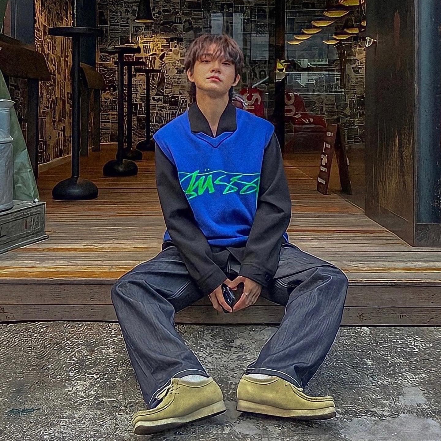 Stussy Sweater Vest Blue 착용 스타일 - 1