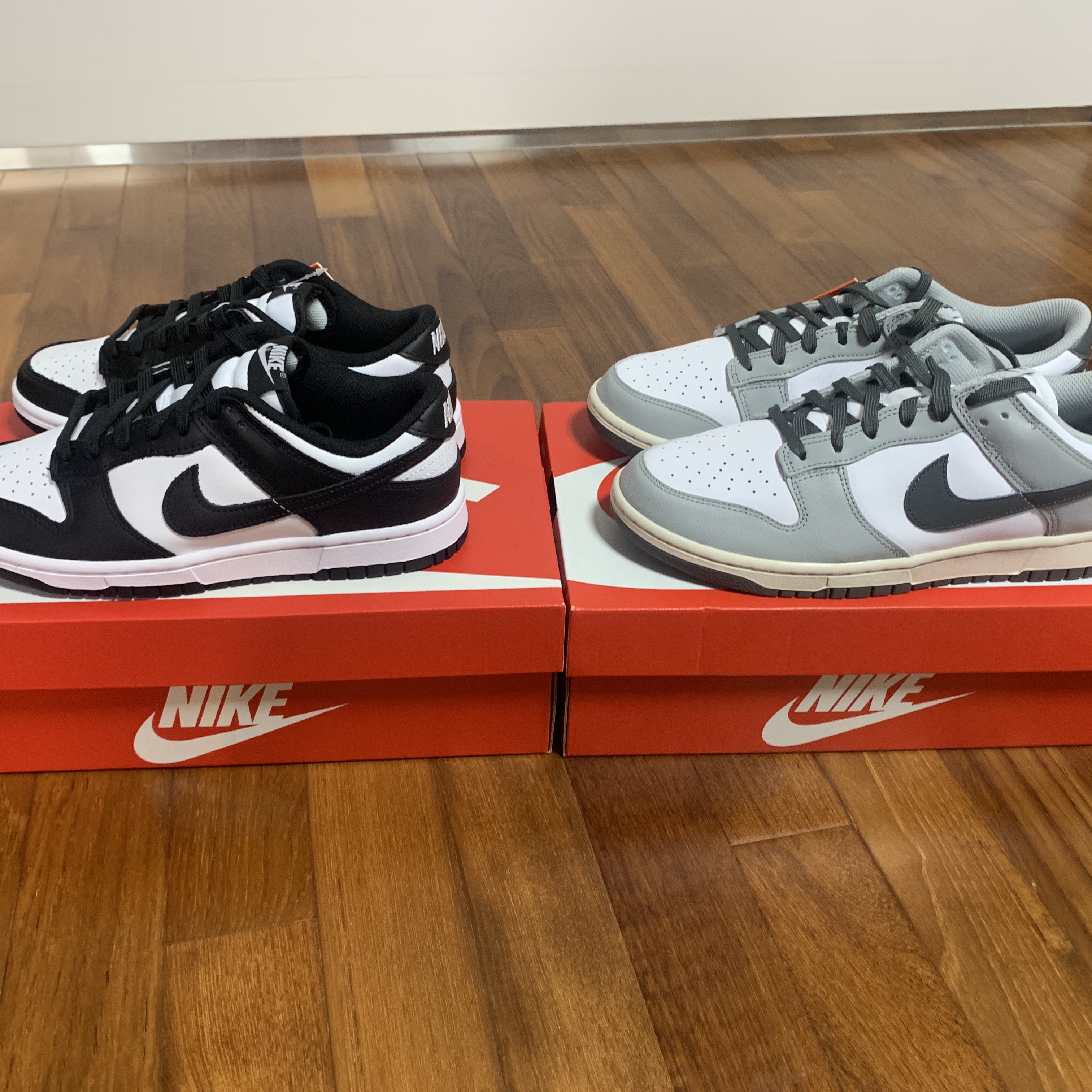 (W) Nike Dunk Low Black, (W) Nike Dunk Low Light Smoke Grey 착용 스타일 - 2