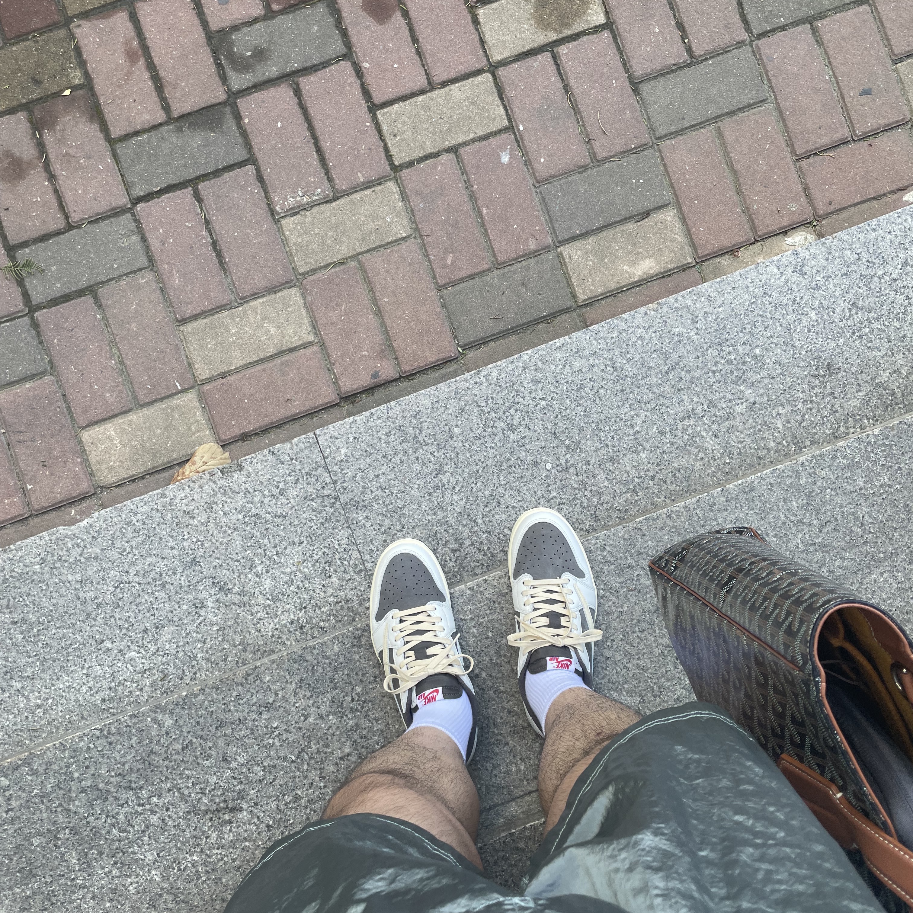 Jordan 1 x Travis Scott Retro Low OG SP Sail and Ridgerock, Stone Island B0943 Nylon Metal Swimming Trunk Aqua - 22SS 착용 스타일 - 2