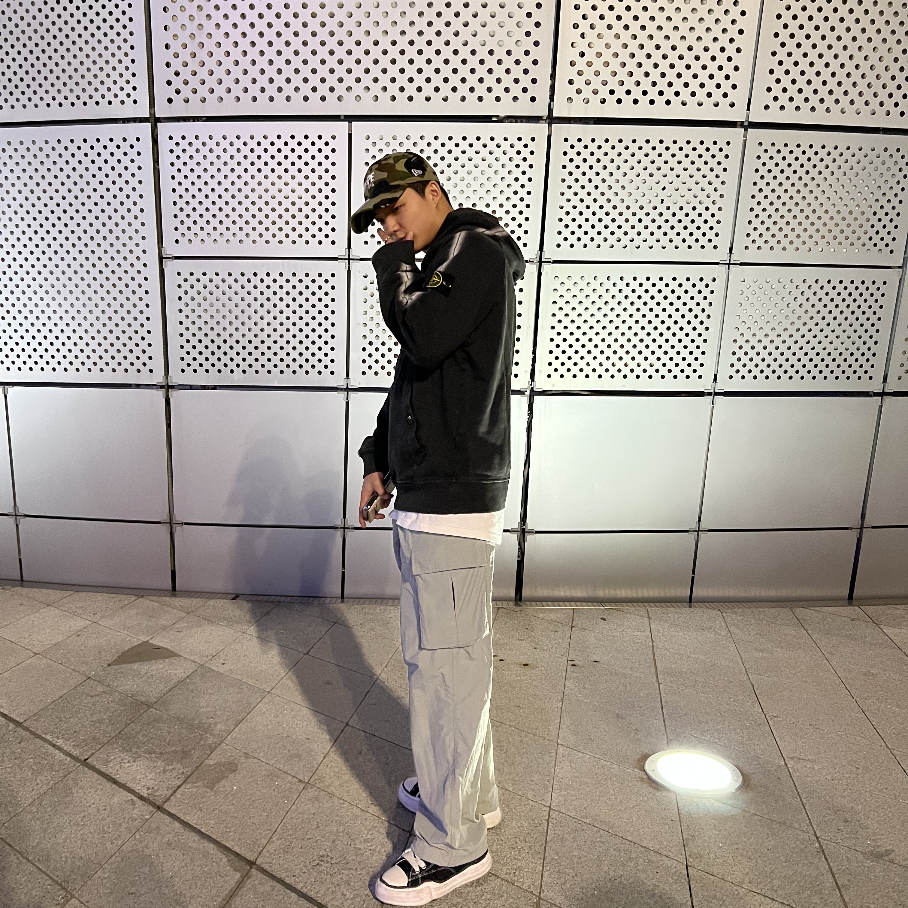 Supreme x Stone Island Stripe Hooded Sweatshirt Black - 22SS, Maison Mihara Yasuhiro Peterson OG Sole Canvas Low Sneakers Black 착용 스타일