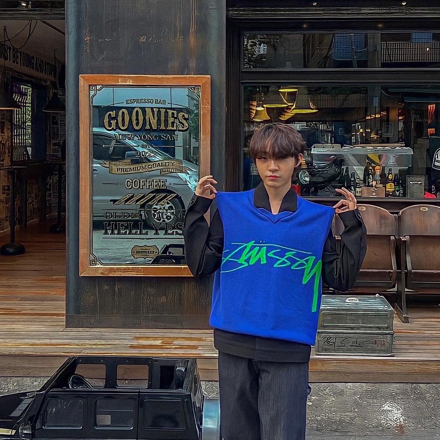 Stussy Sweater Vest Blue 착용 스타일 - 4