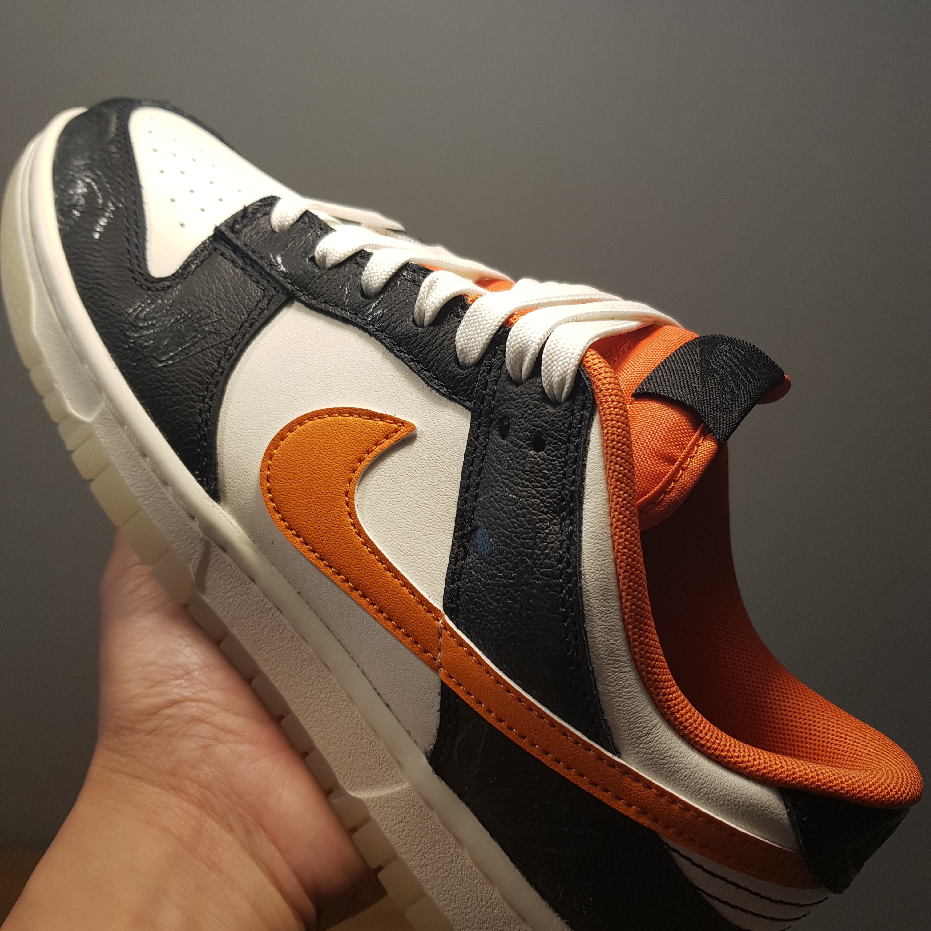 Nike Dunk Low Retro PRM Halloween 착용 스타일 - 2