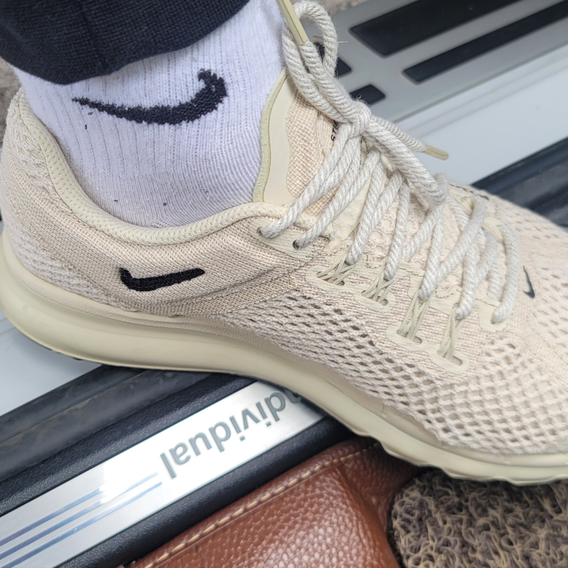 Nike x Stussy Air Max 2013 Fossil 착용 스타일 - 3