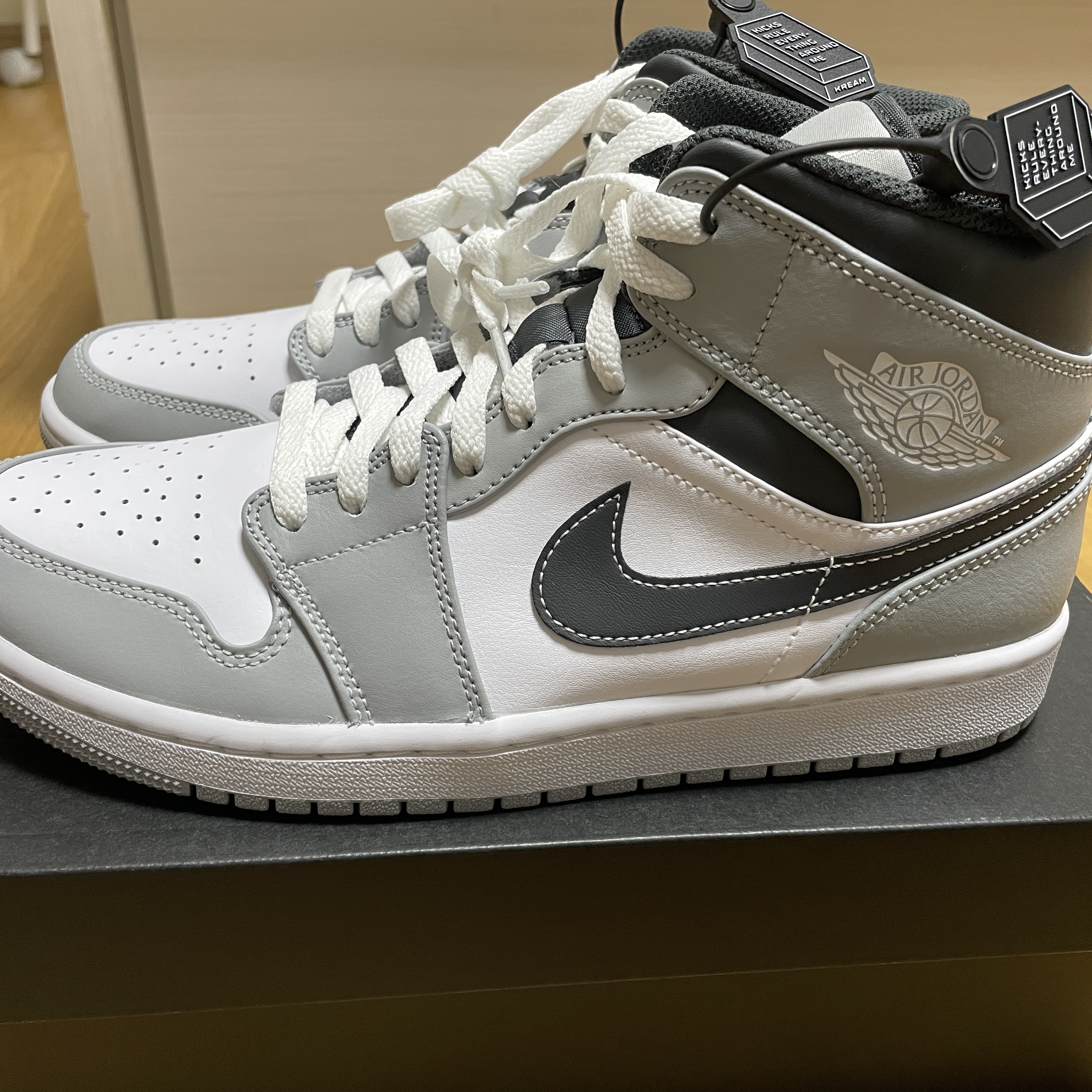 Jordan 1 Mid Light Smoke Grey Anthracite 착용 스타일