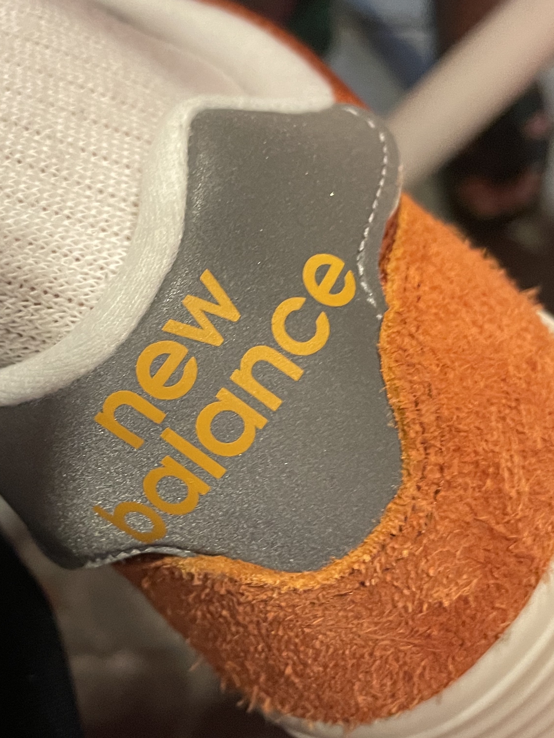 New Balance 574 Heritage Orange Burst White 착용 스타일 - 4