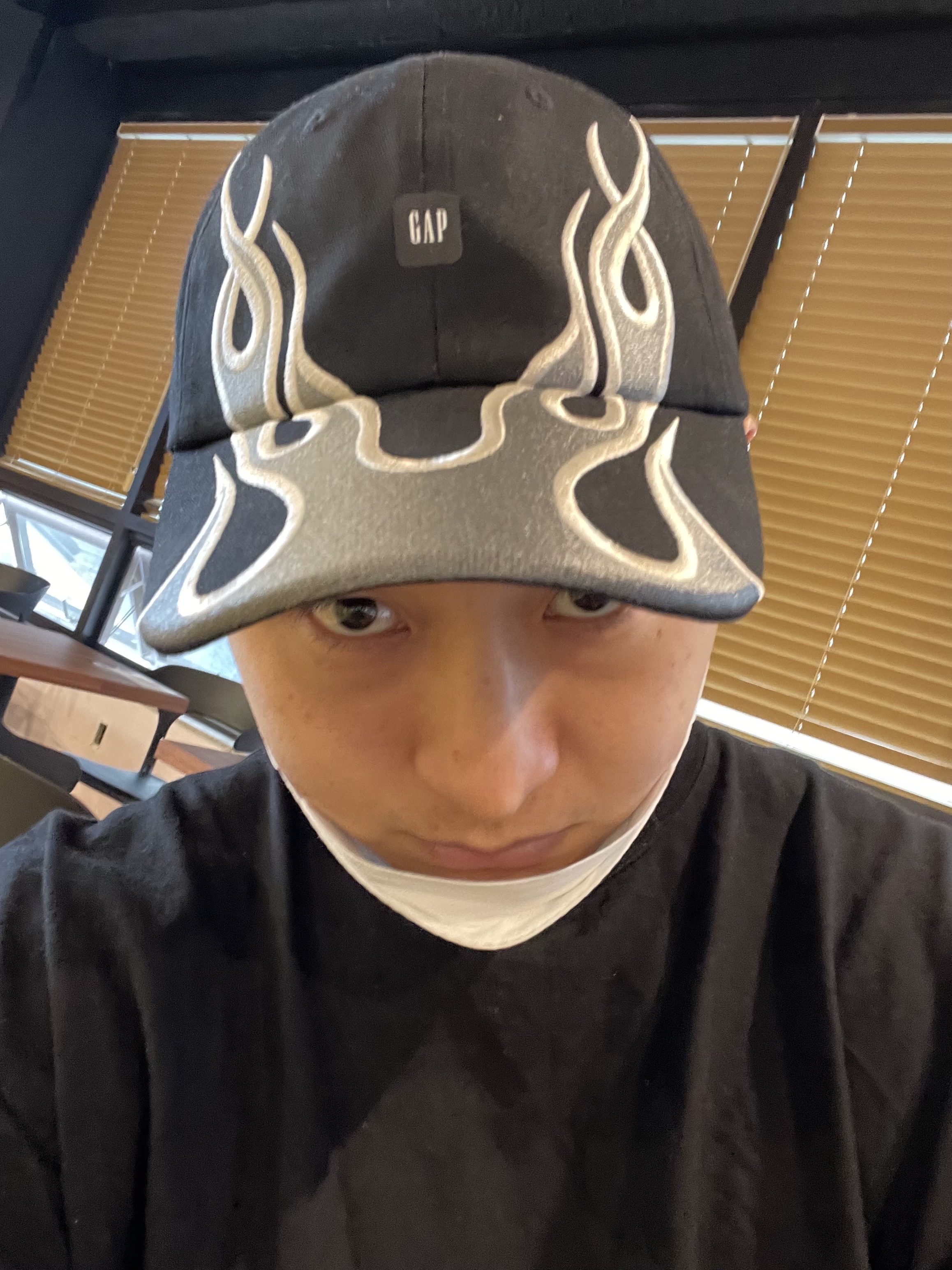 Yeezy Gap Engineered By Balenciaga Flame Cap Black 착용 스타일 - 2