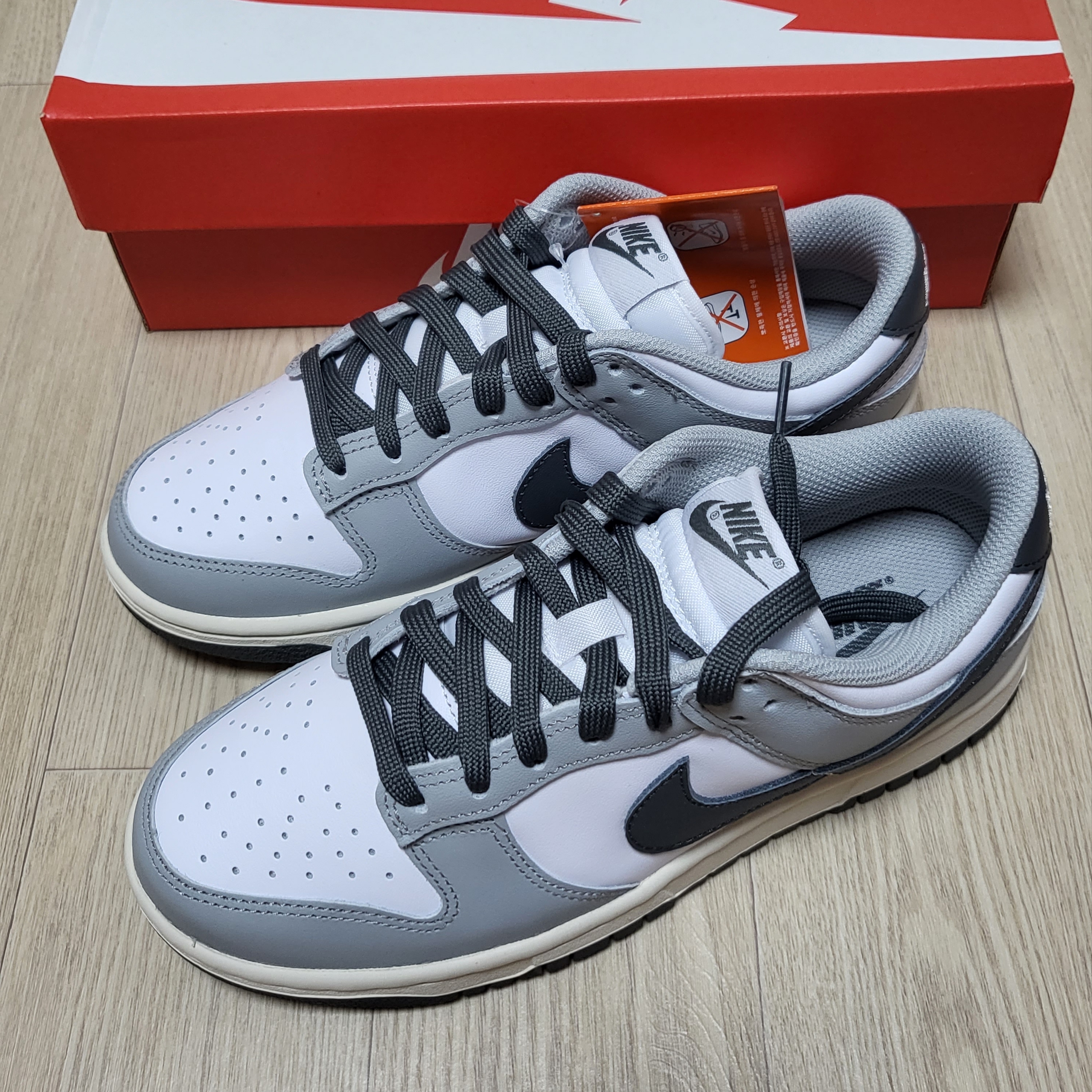 (W) Nike Dunk Low Light Smoke Grey 착용 스타일