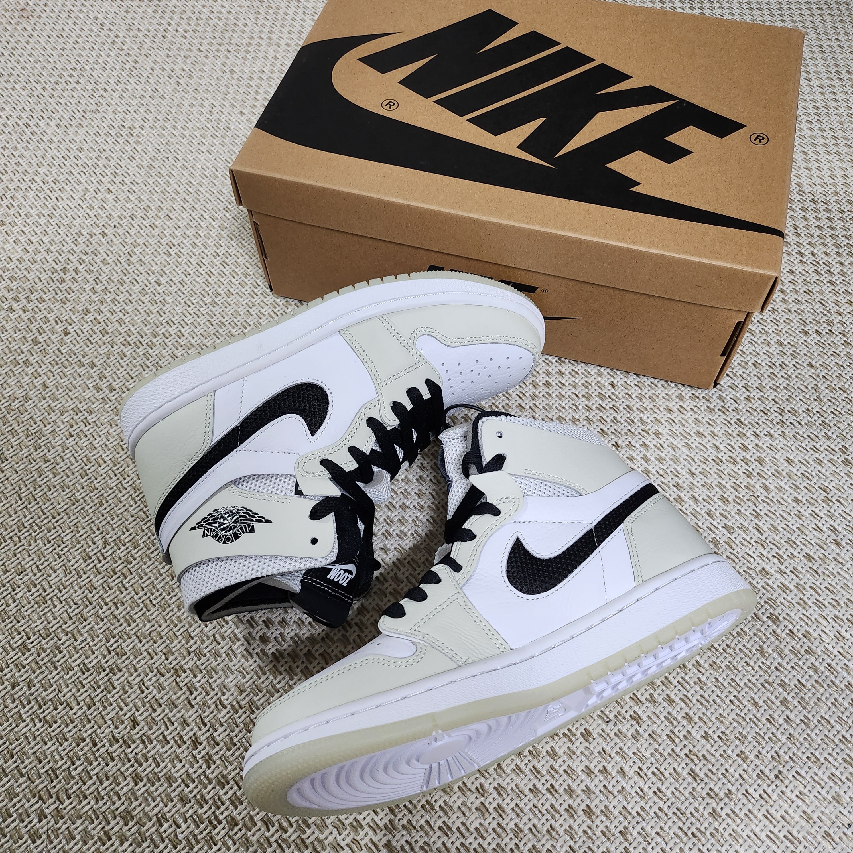 (W) Jordan 1 Zoom Air CMFT Light Bone 착용 스타일 - 2