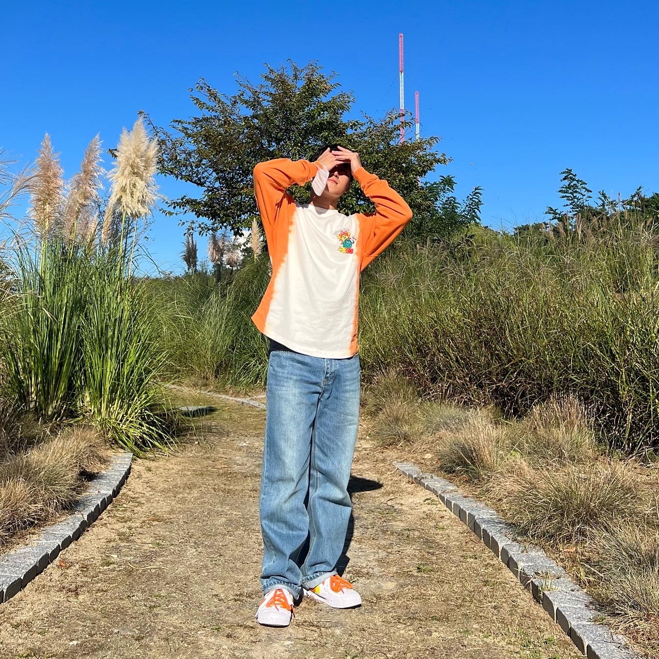 Nike x Sacai Blazer Low Magma Orange, Nike x Sacai Blazer Low White Patent Leather 착용 스타일 - 1