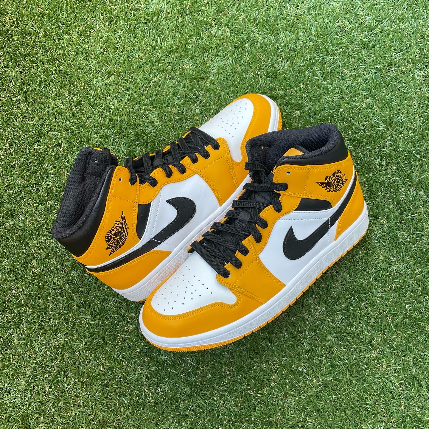 Jordan 1 Mid Taxi 착용 스타일 - 1