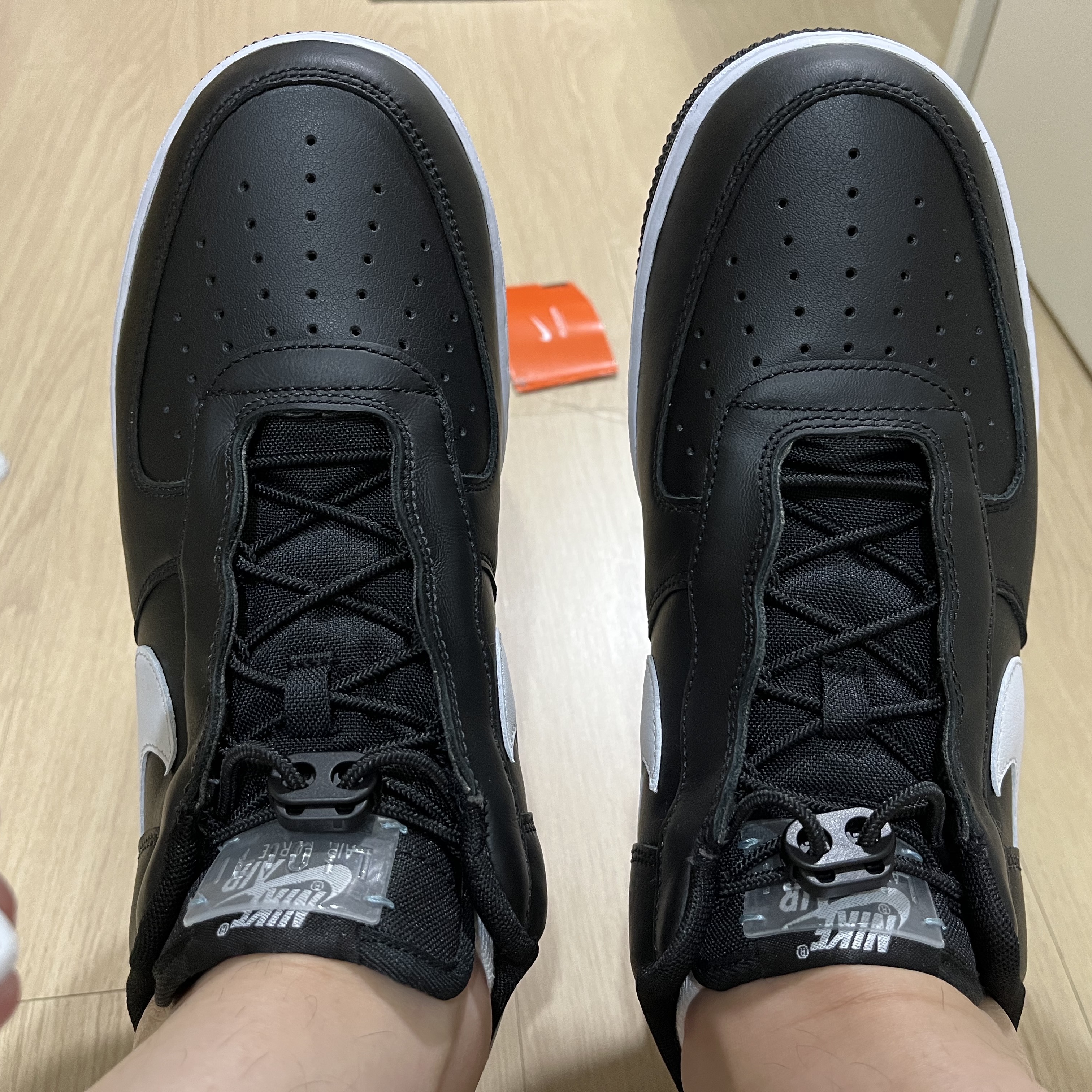 Nike Air Force 1 '07 LV8 Hangul Day 착용 스타일 - 2