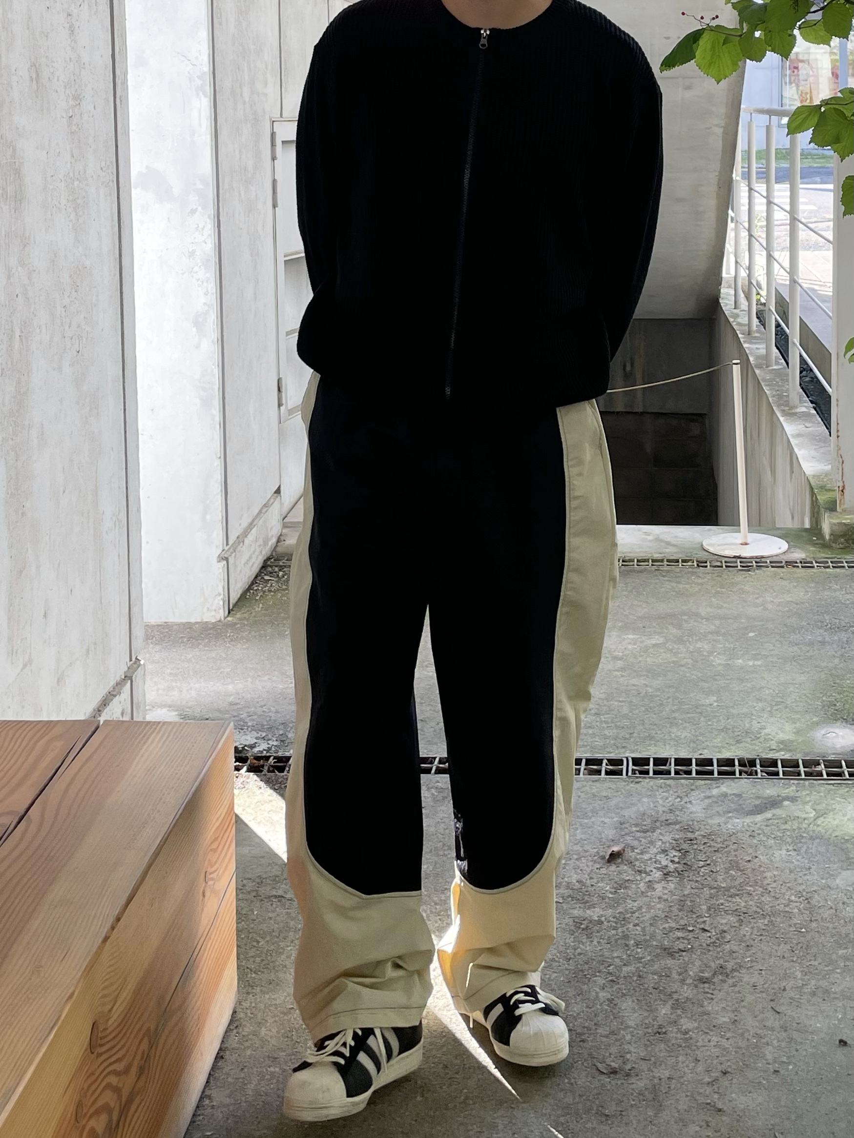 Adidas Superstar 82 Black White 착용 스타일 - 3
