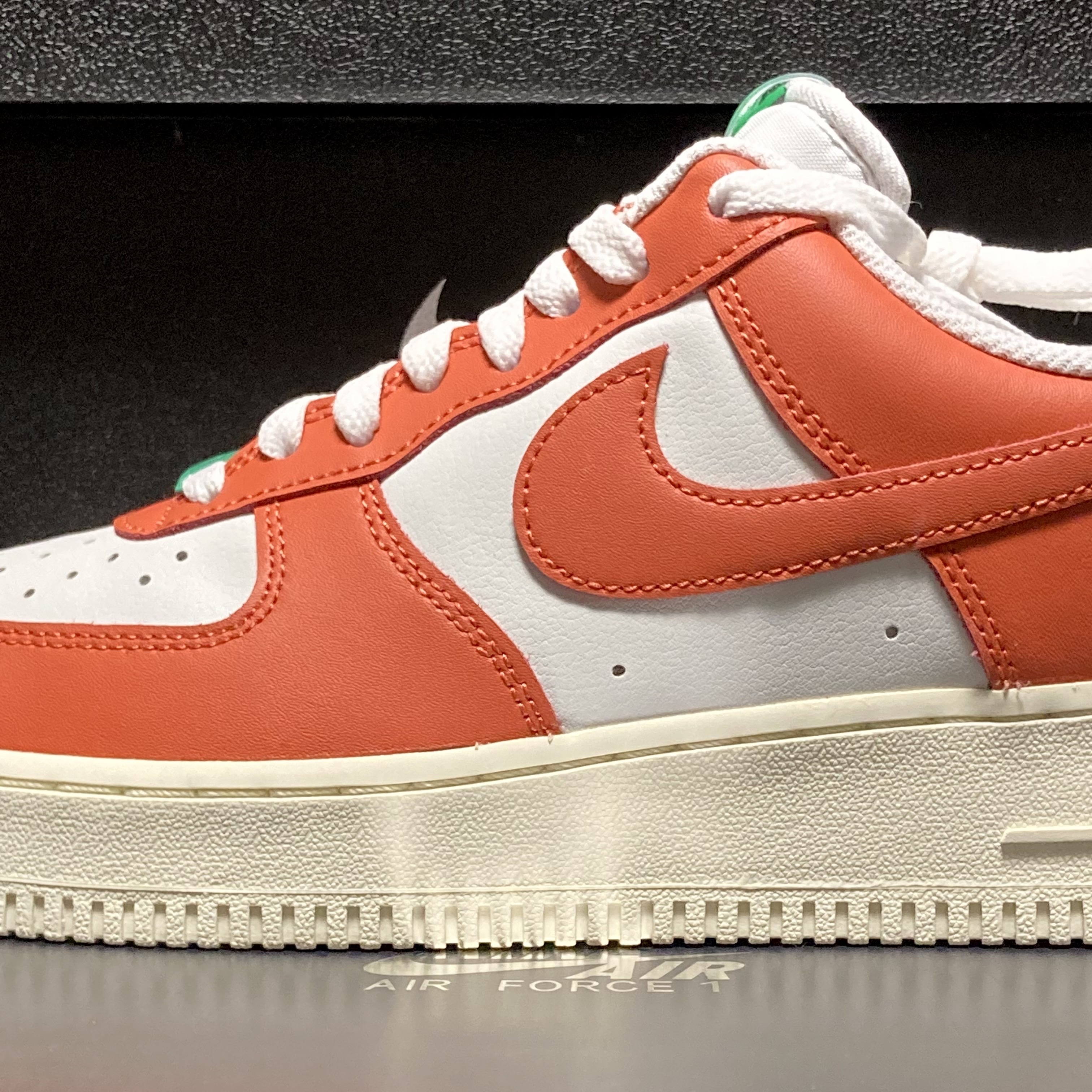 Nike Air Force 1 '07 LV8 Pojangmacha 착용 스타일 - 2