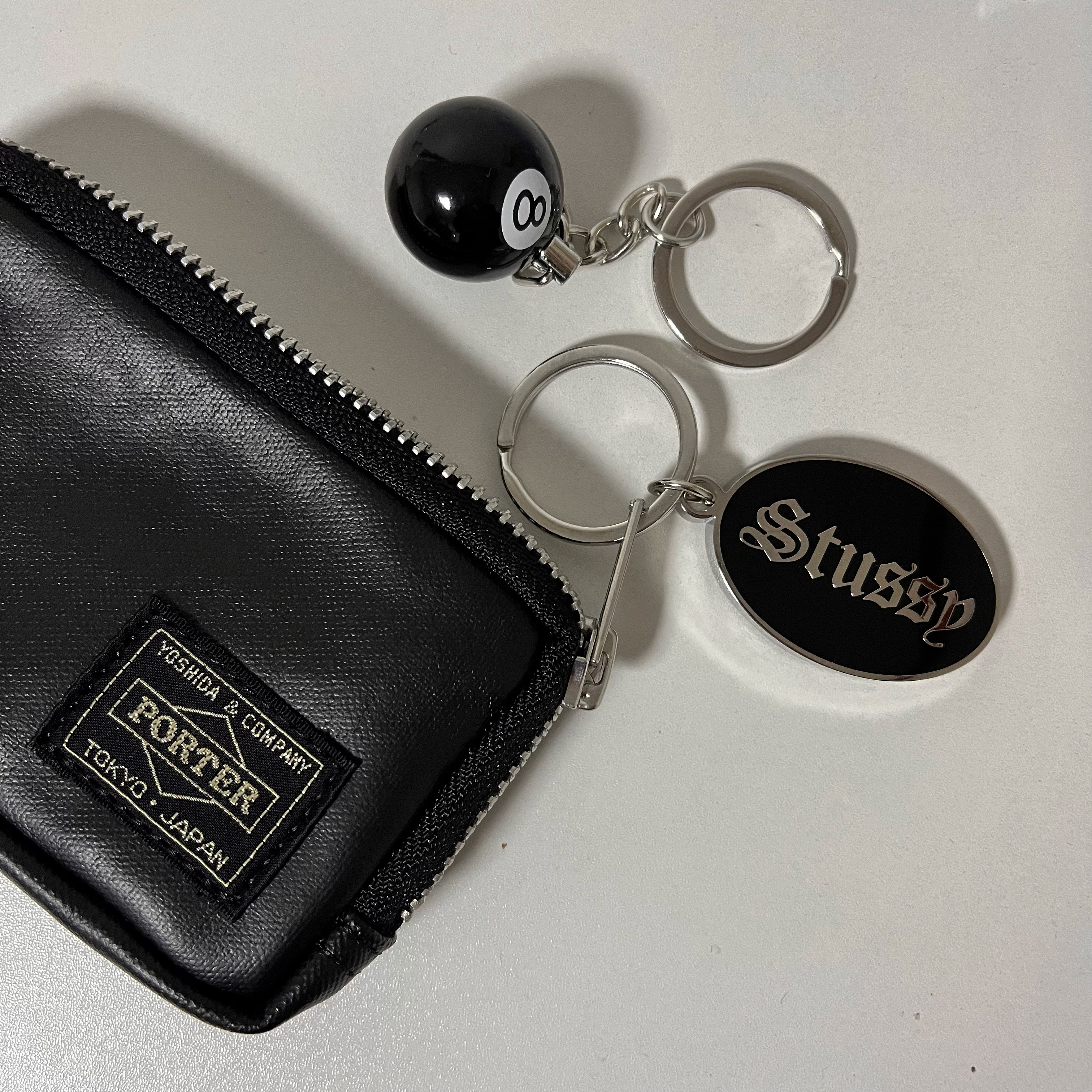 Stussy 8 Ball Keychain Black, Stussy O.E. Badge Keychain 착용 스타일